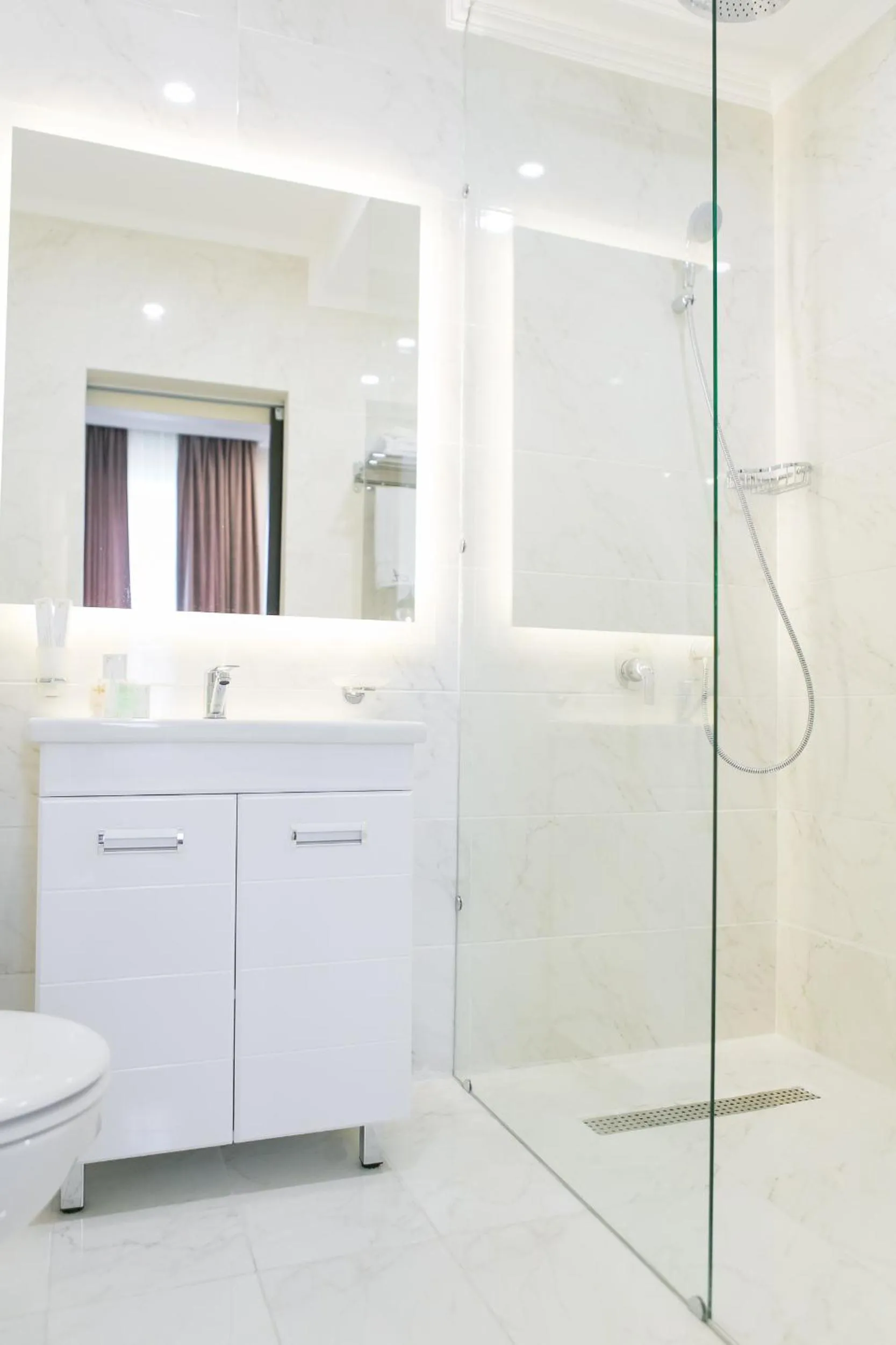 Shower in Ambassador