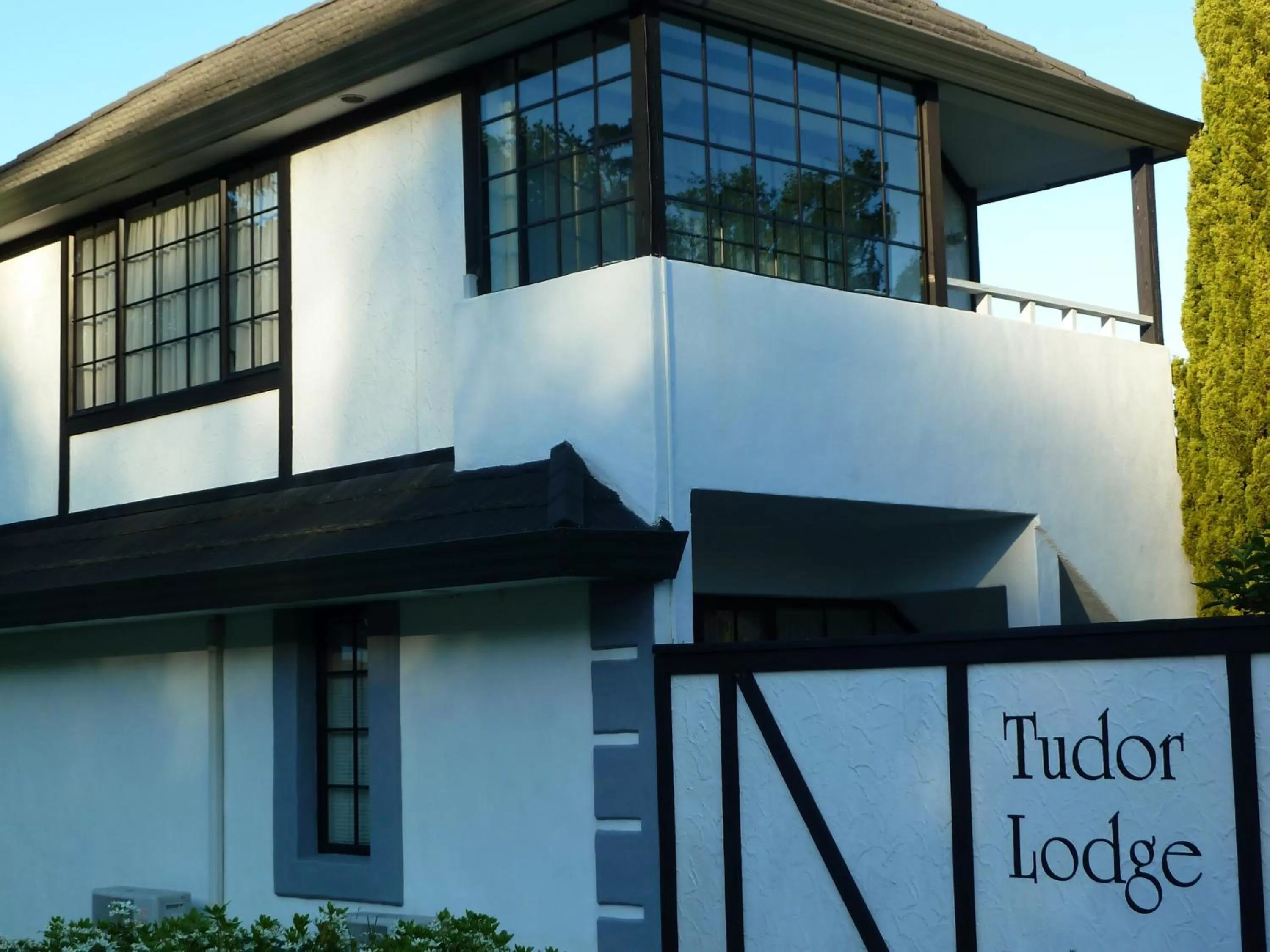 Property building in Tudor Lodge Motel