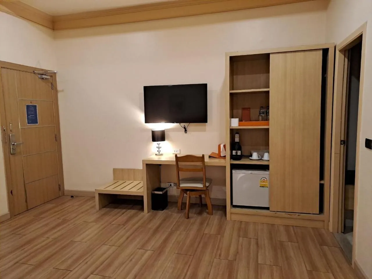 TV and multimedia, TV/Entertainment Center in PM Lake Mabprachan Pattaya