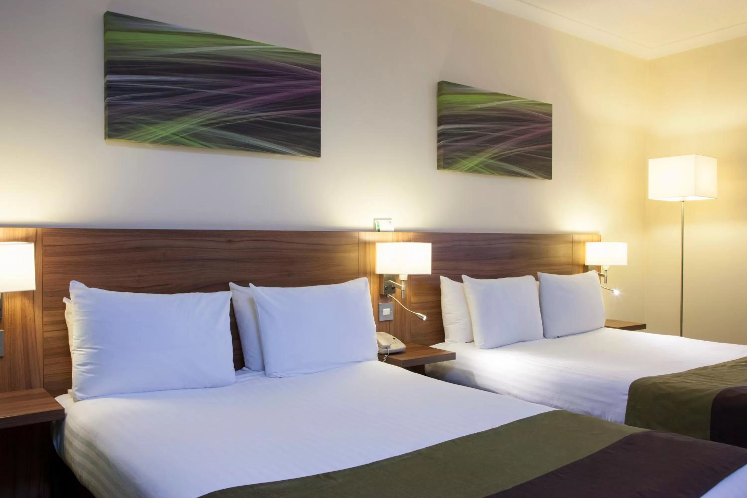 Bed in Holiday Inn Leamington Spa - Warwick by IHG