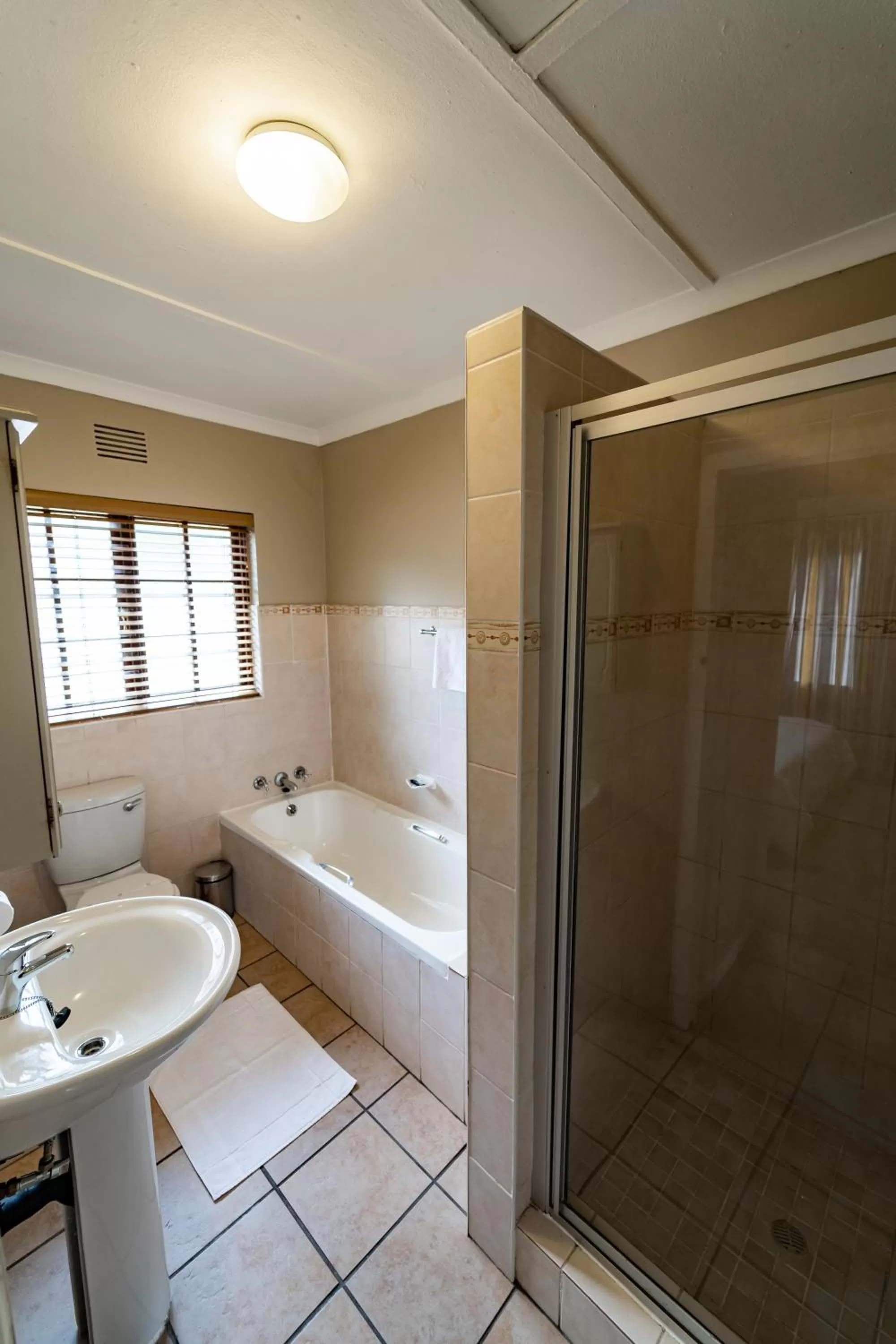 Bathroom in Gooderson Knysna Chalets