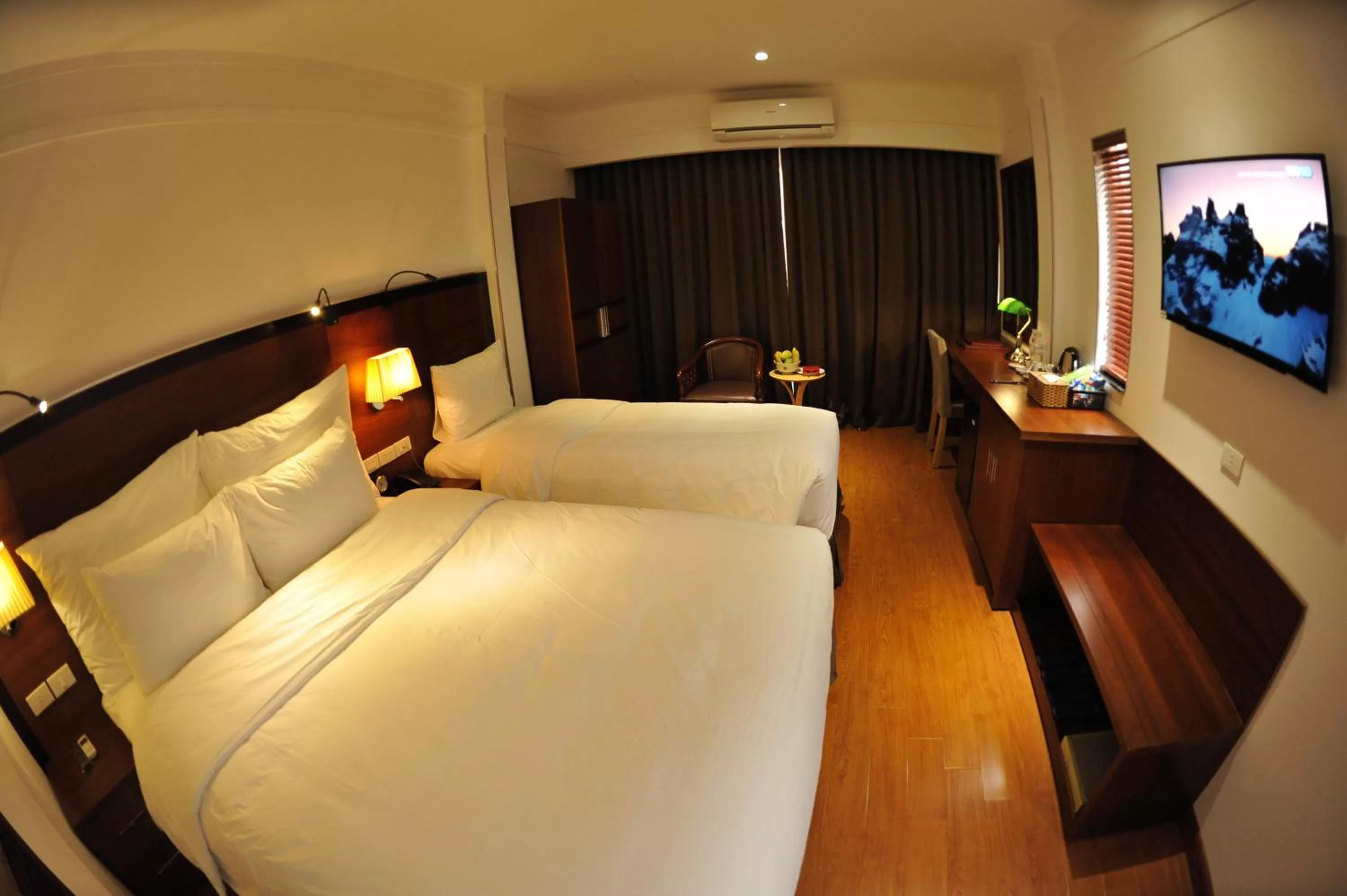 Bedroom, Bed in The Vancouver Hotel - Ninh Binh