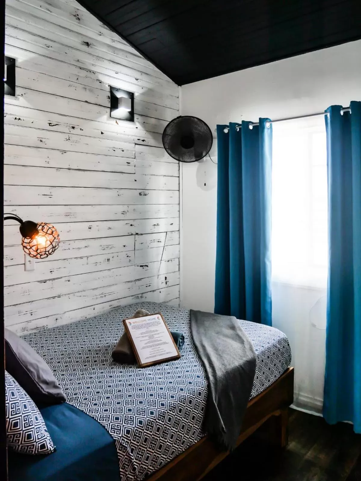 Bedroom, Bed in Barrbra BnB Over The Sea