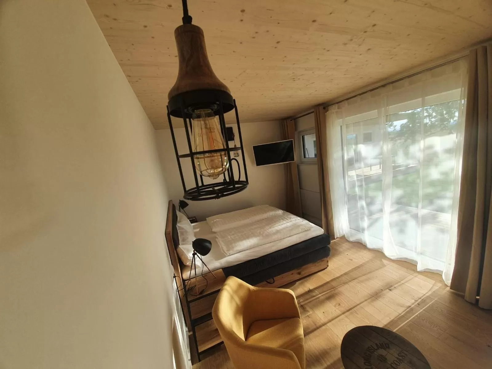 Photo of the whole room, Bed in Zimmerei - Landgasthaus Karlo