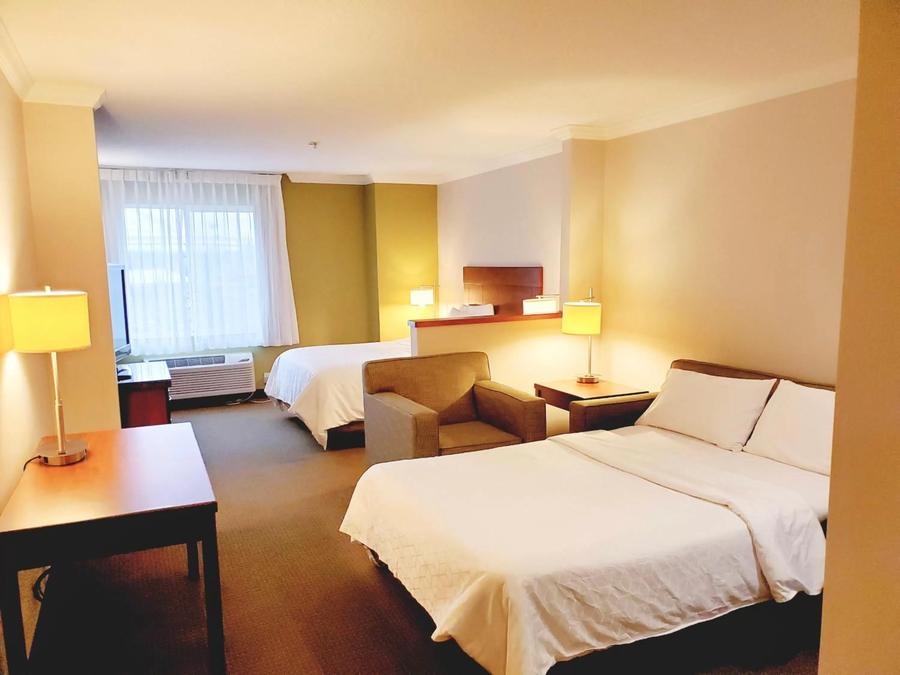 Bedroom, Bed in Holiday Inn Express Hotel & Suites Portland-Northwest Downtown by IHG