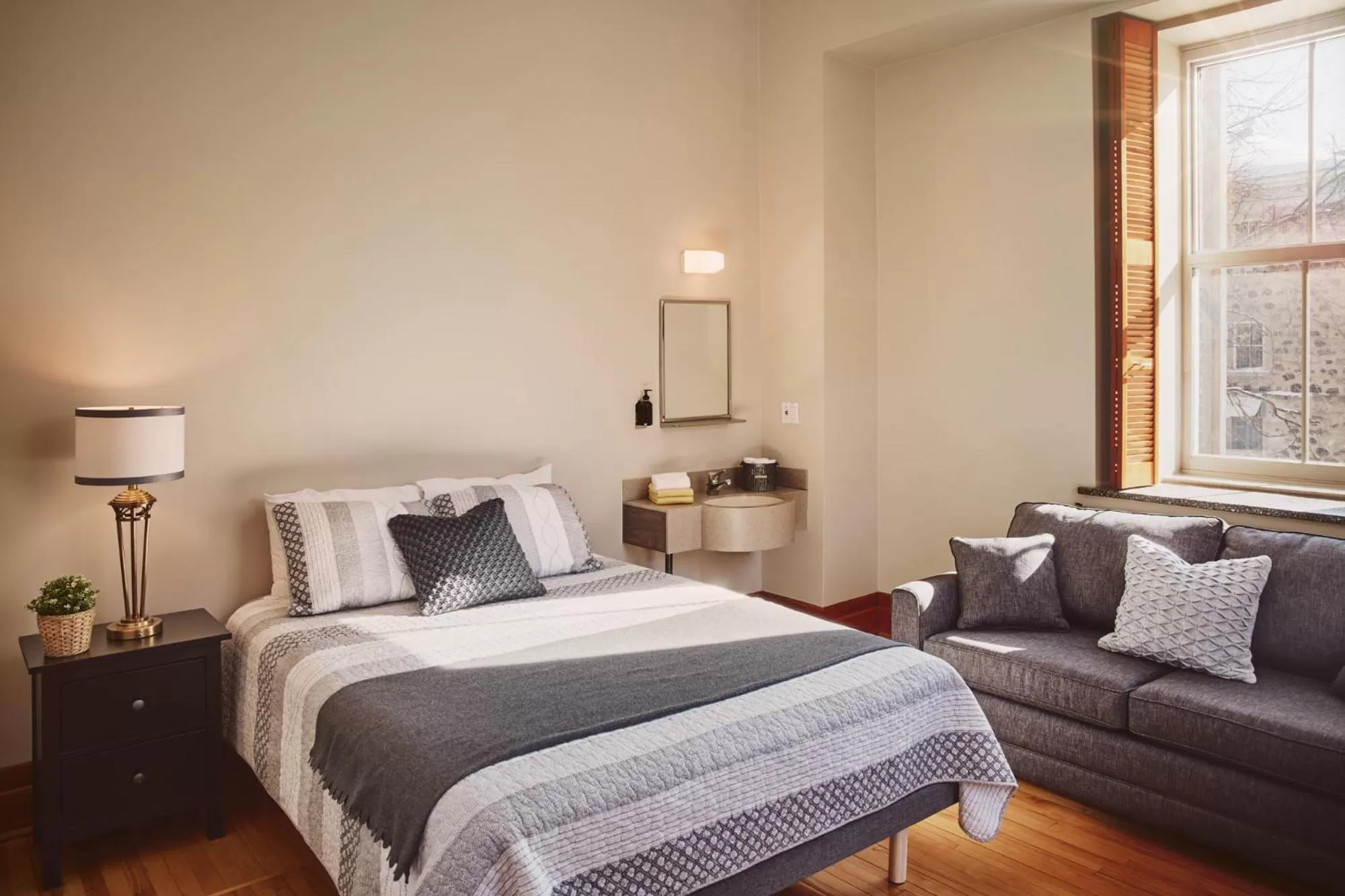 Photo of the whole room, Bed in Auberge de l'Abbaye d'Oka