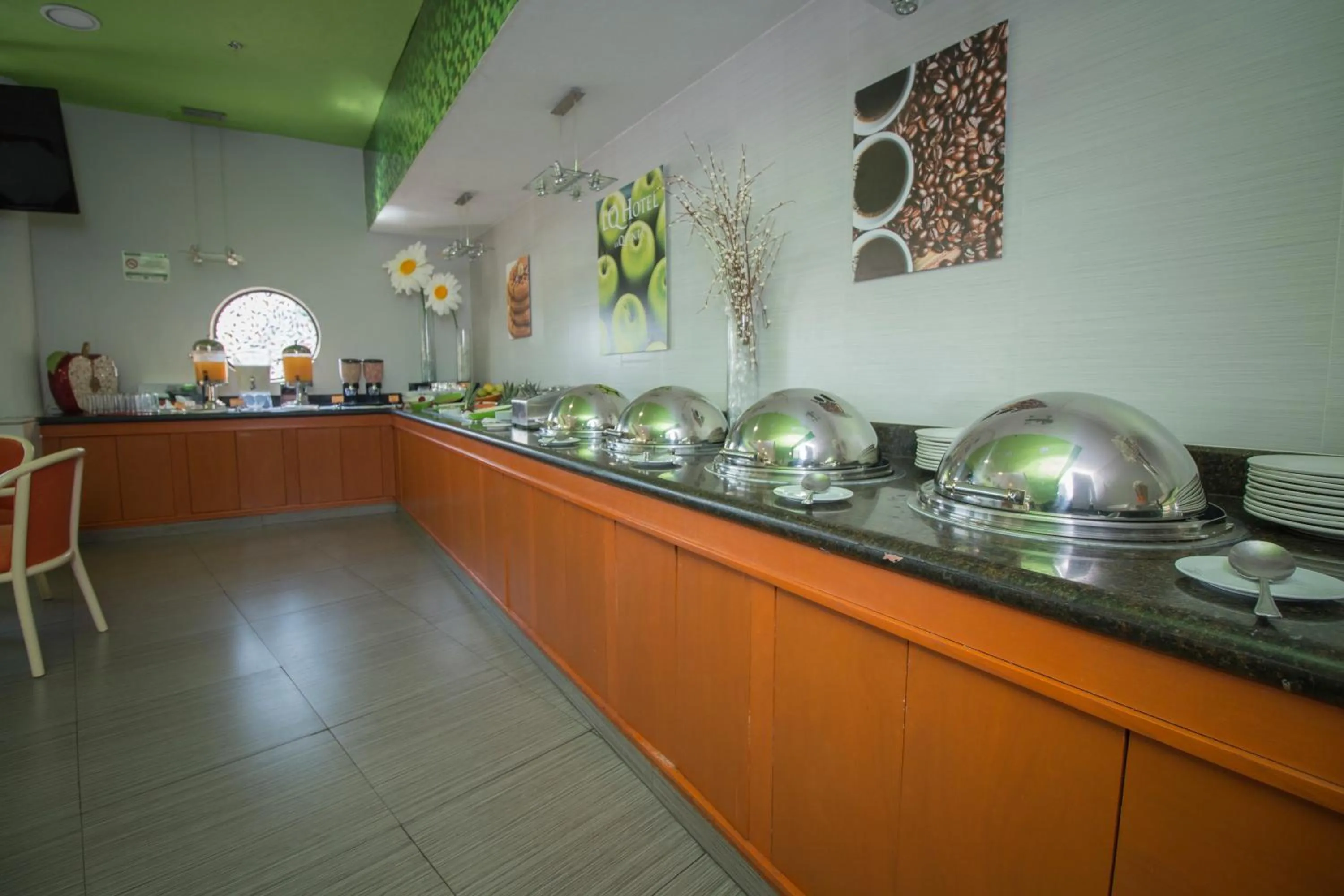 American breakfast in CHN Hotel Monterrey Norte, Trademark Collection by Wyndham