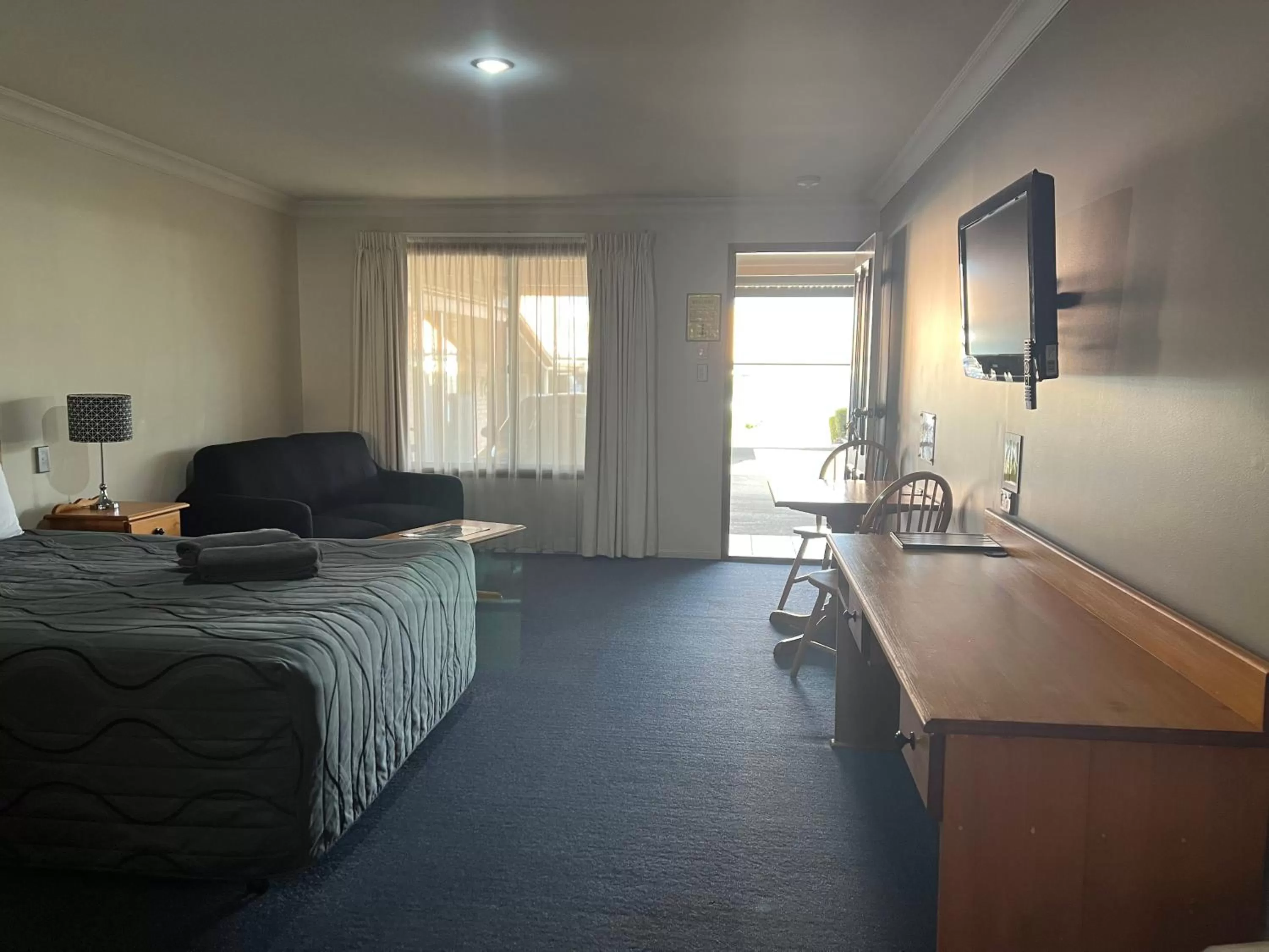 Asters On James Motor Inn