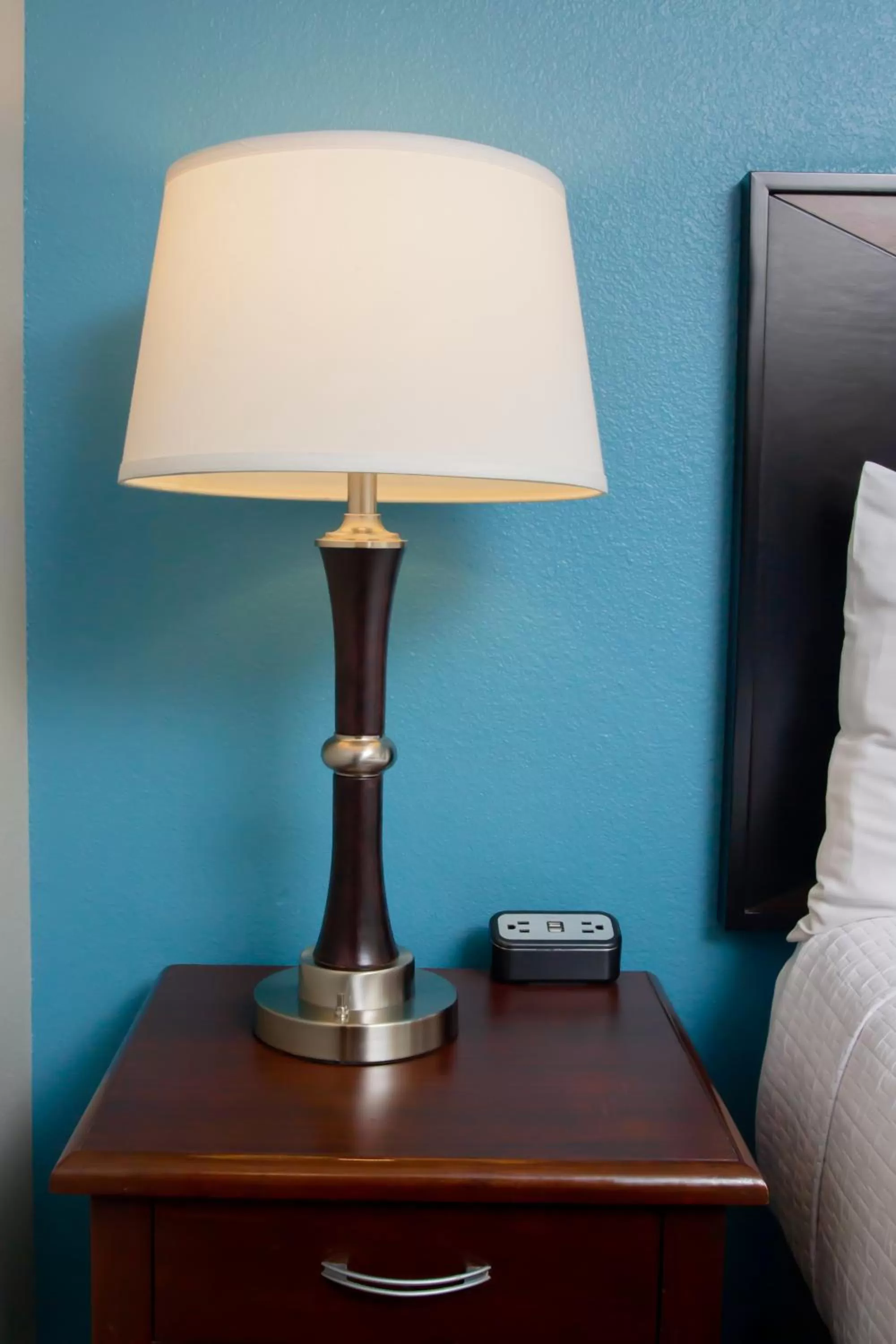 Bedroom, Bed in Belltown Inn