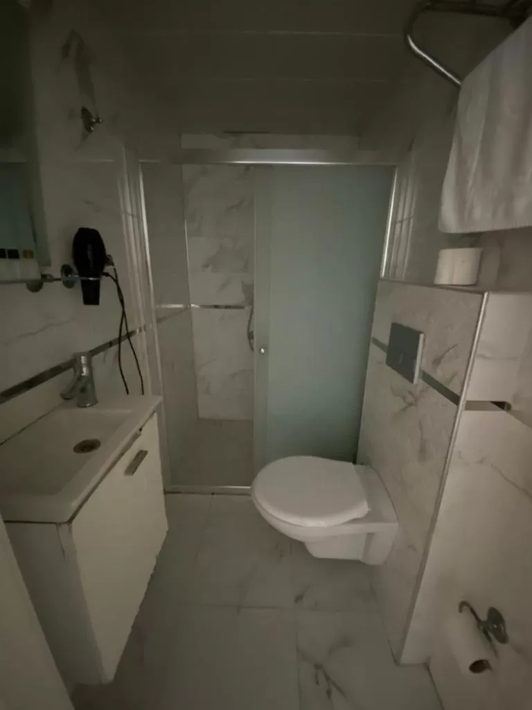 Bathroom in Sakran Hotel