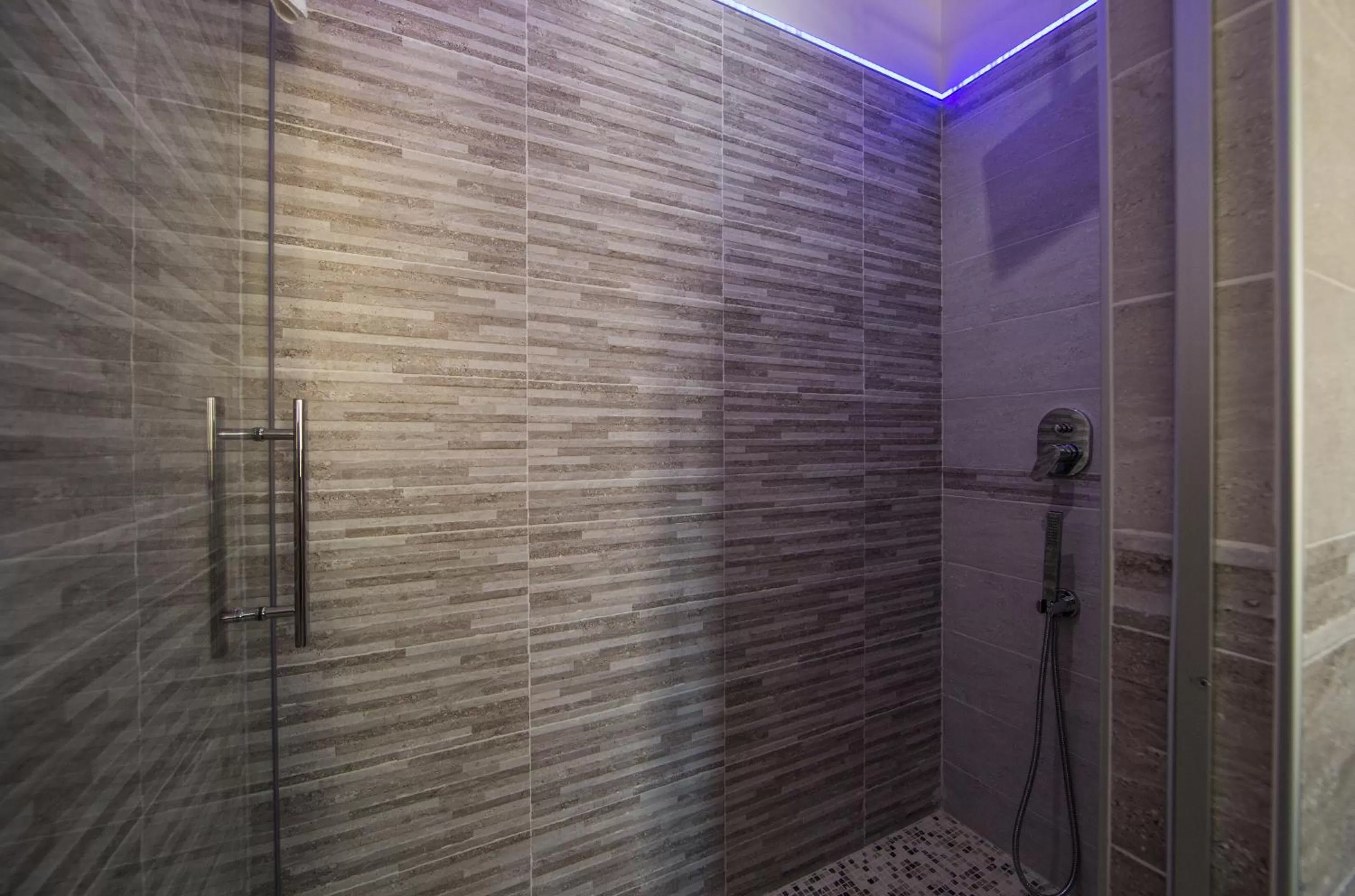 Shower in Love of Rome