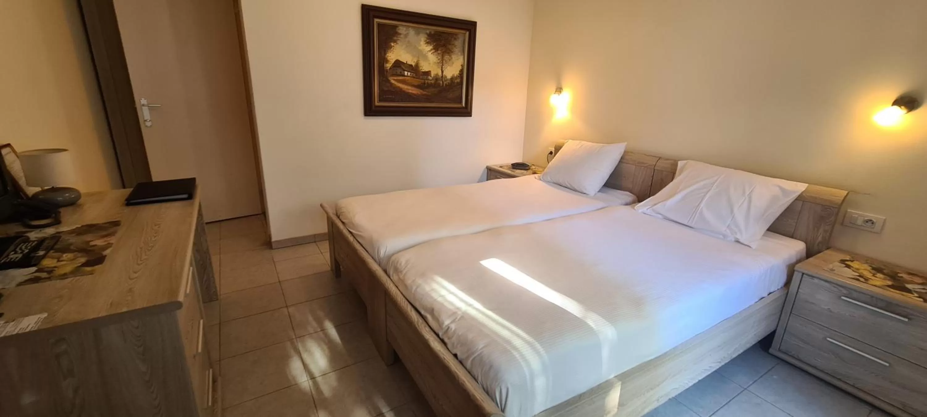 Bedroom, Bed in Alliance Hotel Ieper Centrum