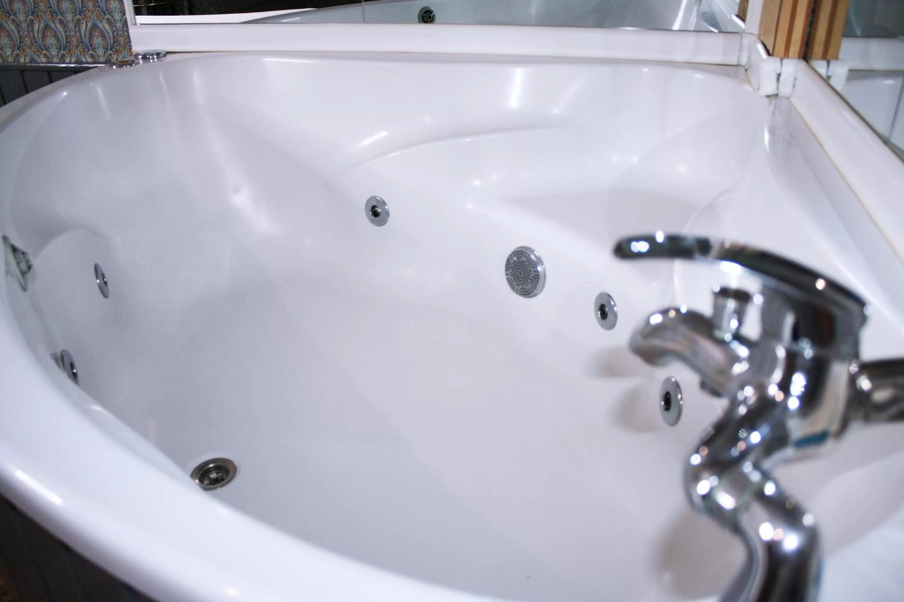 Hot Tub in MAMBA HOTEL - готель в укритті