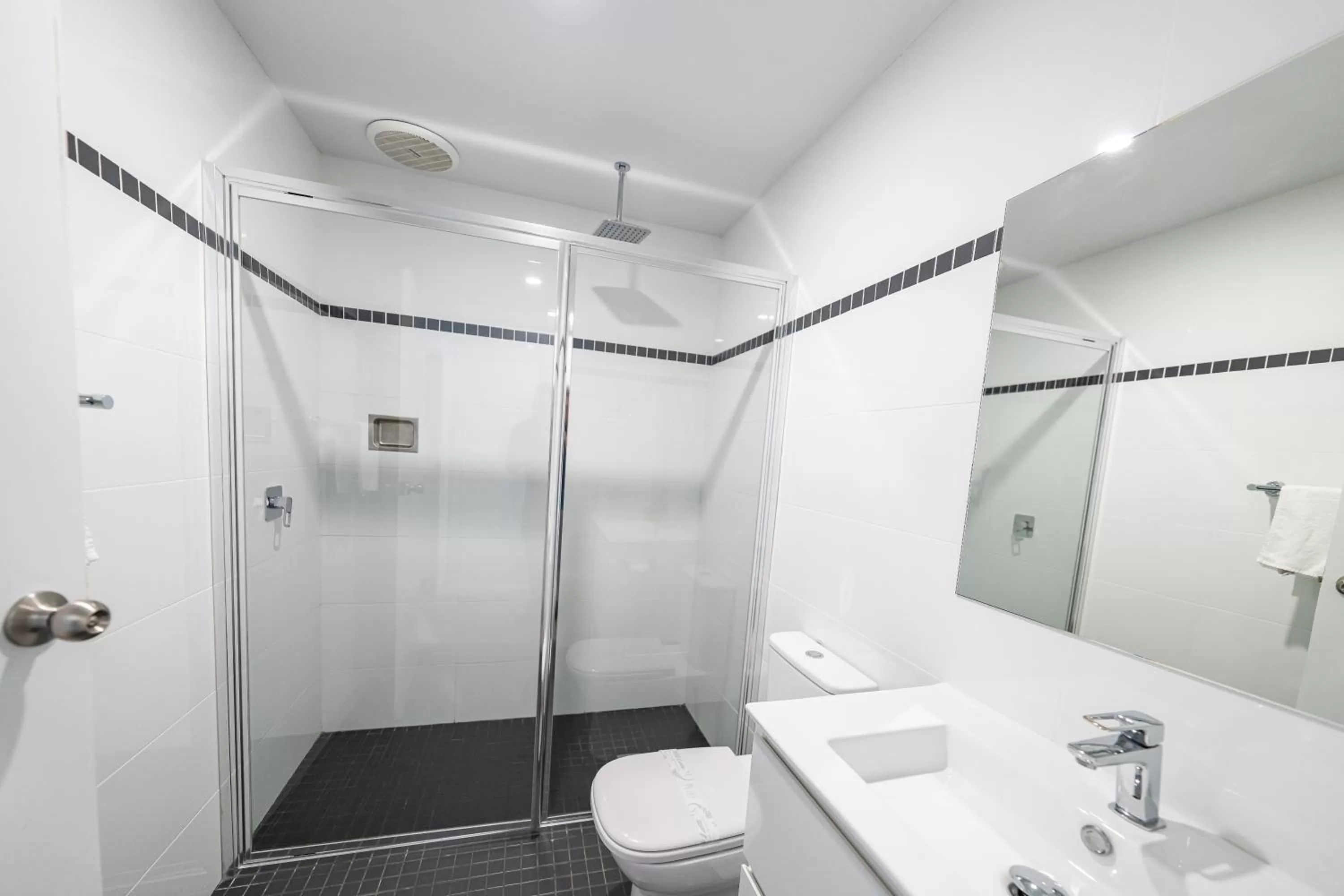 Bathroom in Bega Motel