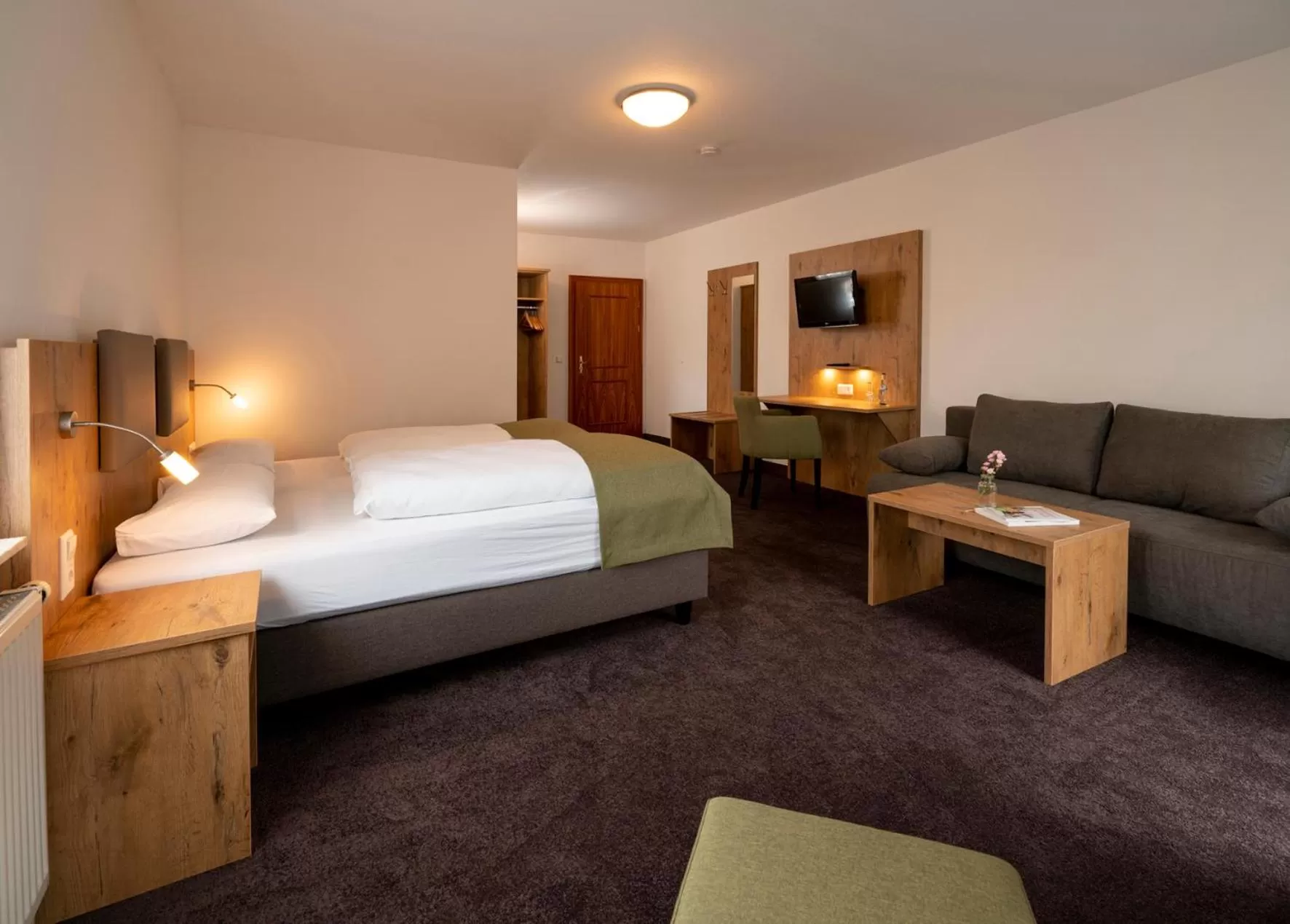 Photo of the whole room, Bed in Hotel Krone