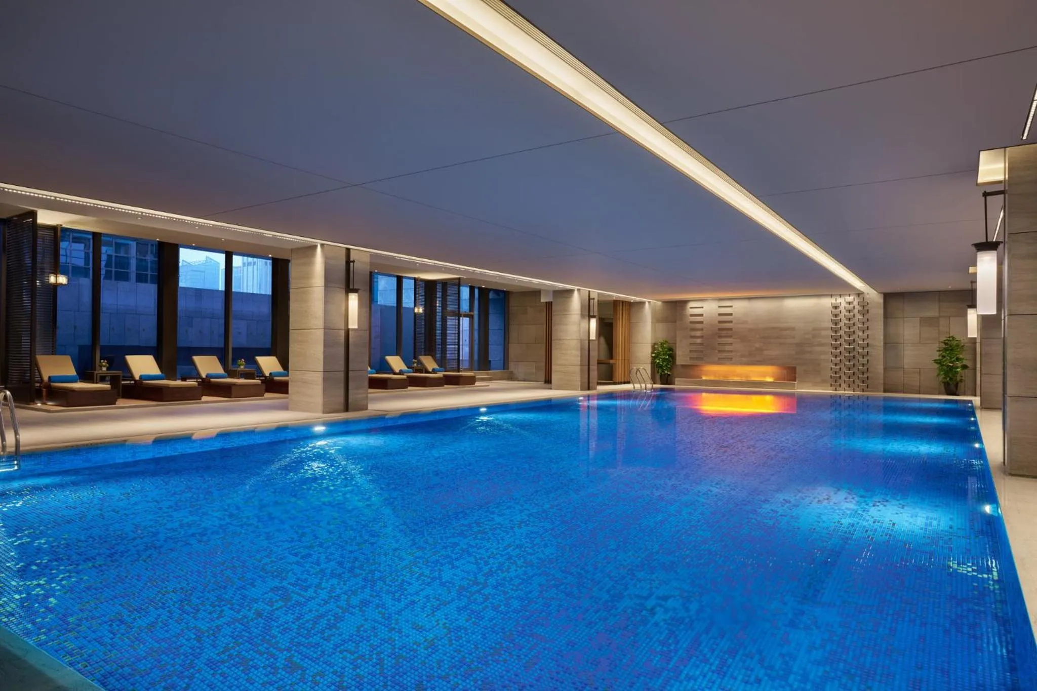 Swimming pool in InterContinental Xi'an Hi-Tech Zone