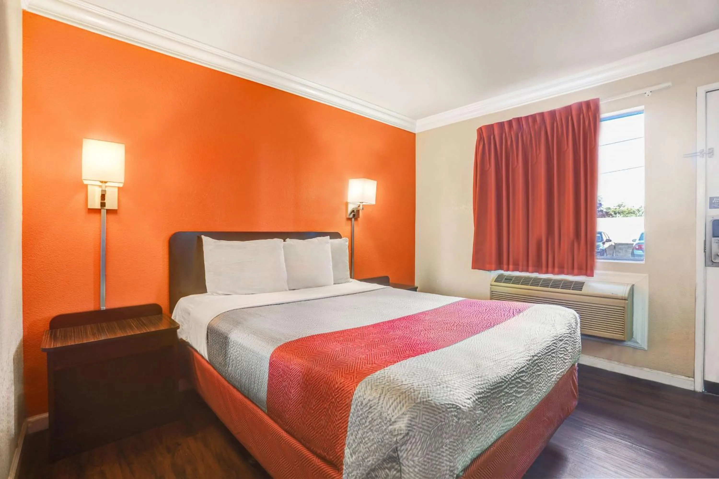 Photo of the whole room, Bed in Motel 6-Fresno, CA - Belmont Ave