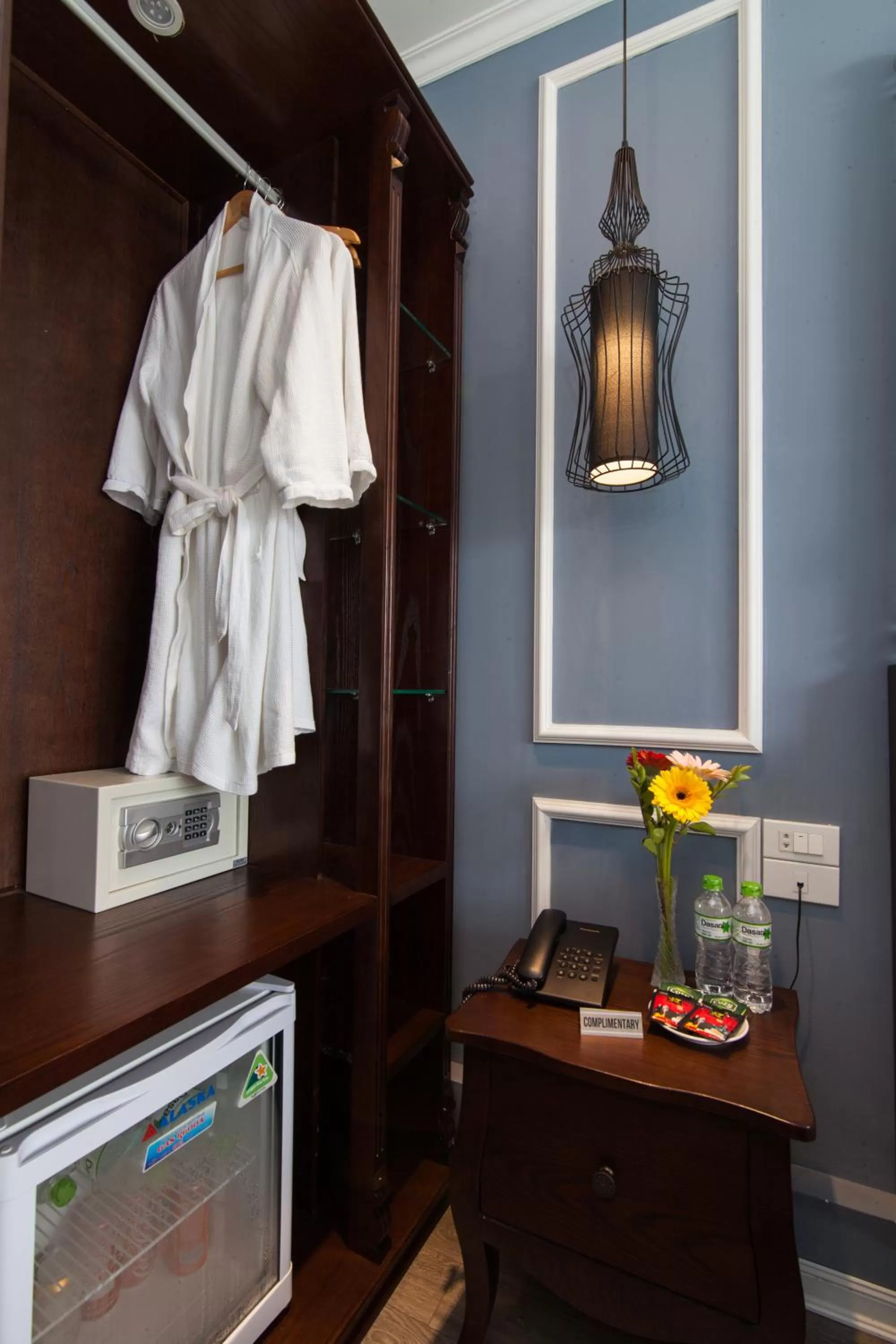 wardrobe in Suddha Boutique Hotel