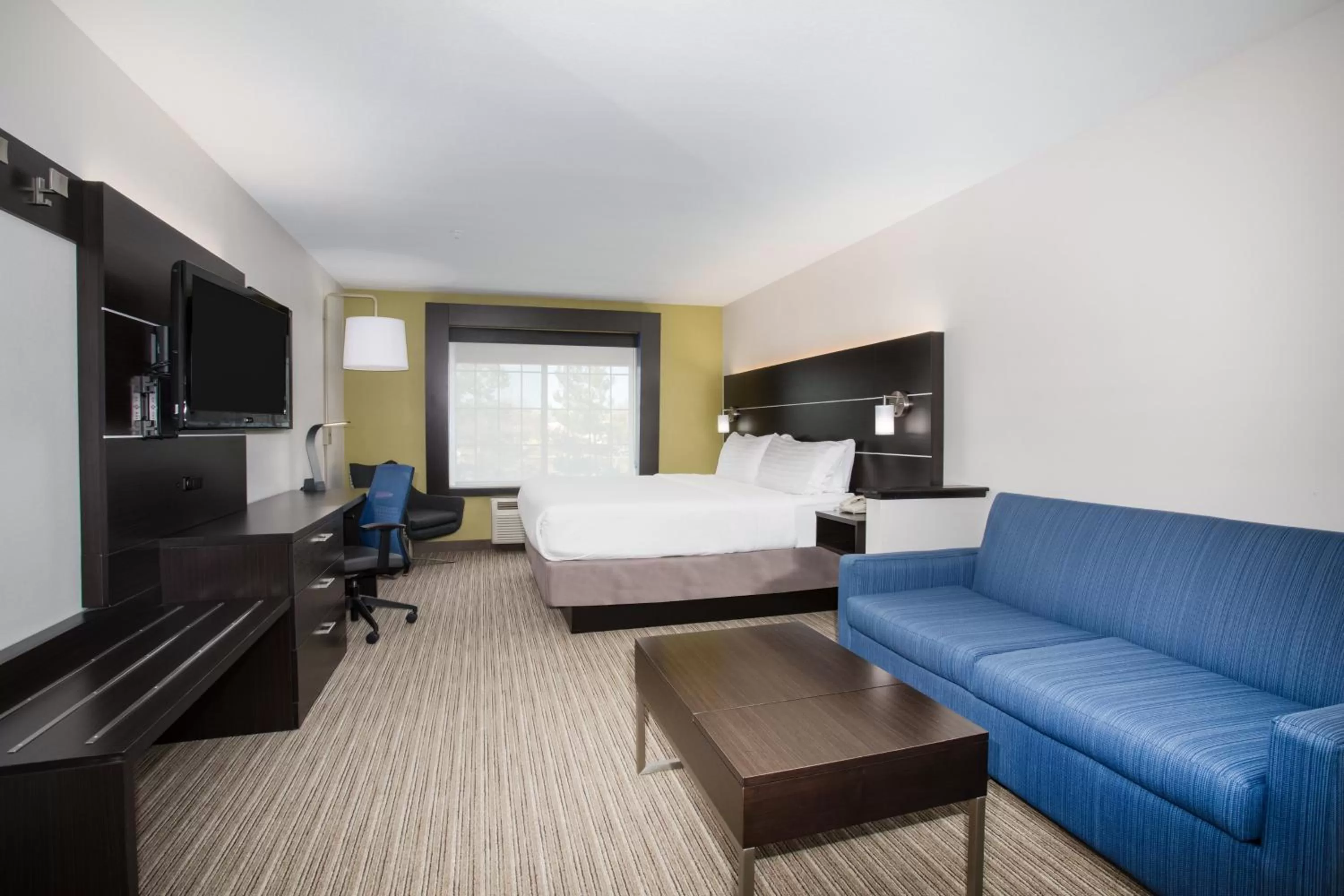 Photo of the whole room, Bed in Holiday Inn Express & Suites Ft Collins by IHG
