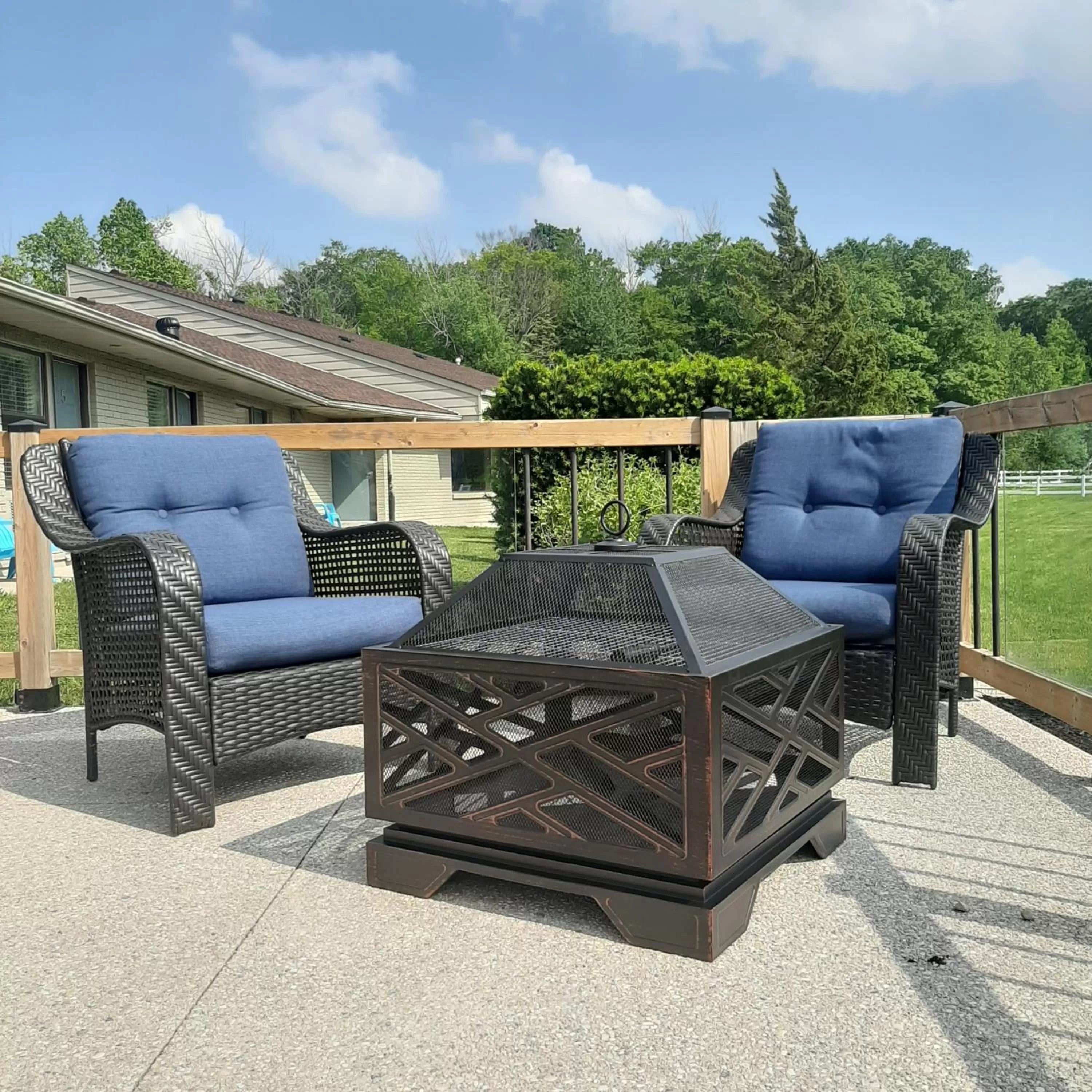 Patio in THE ASHWOOD INN