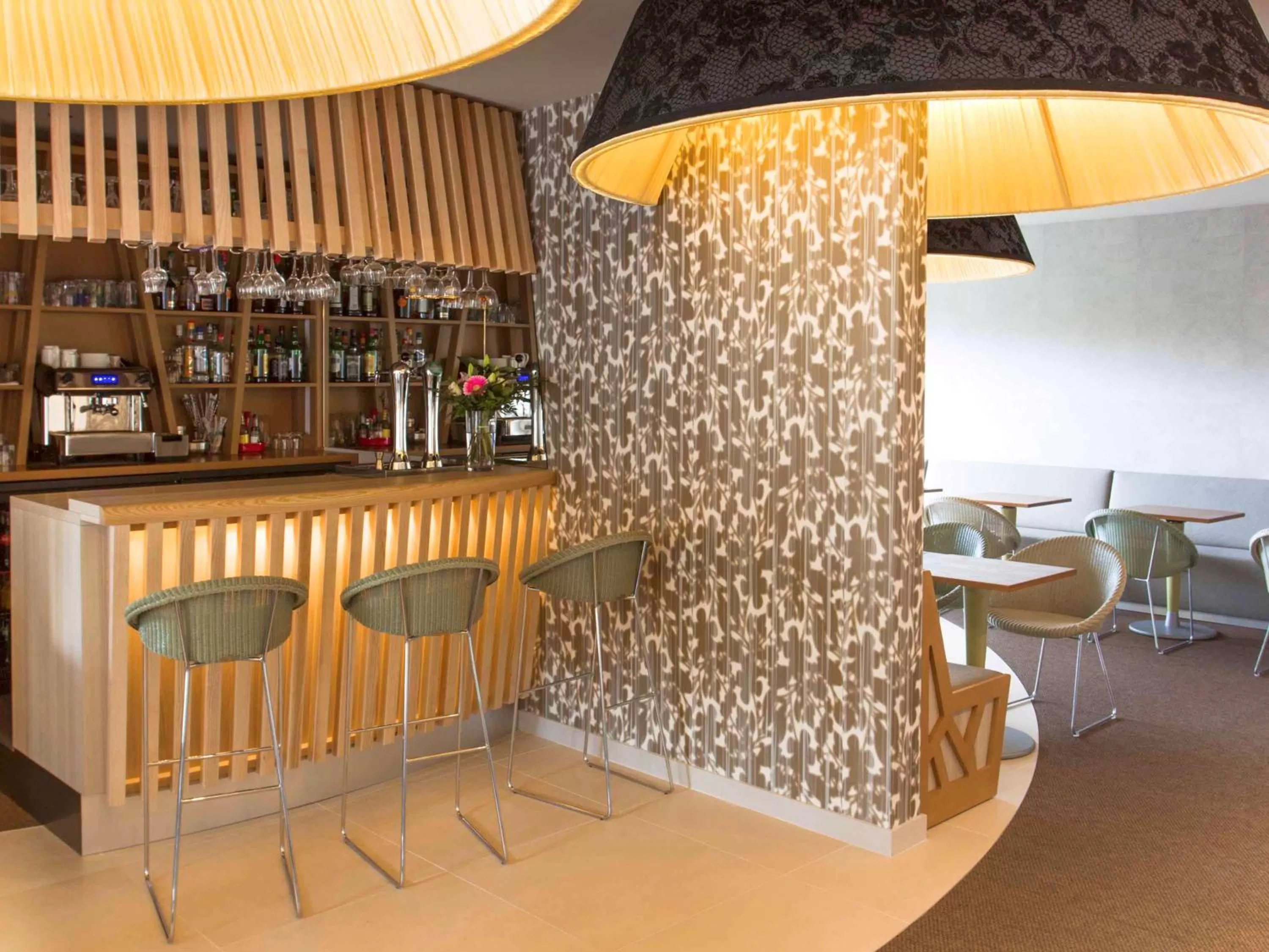 Lounge or bar in Mercure Bourg En Bresse