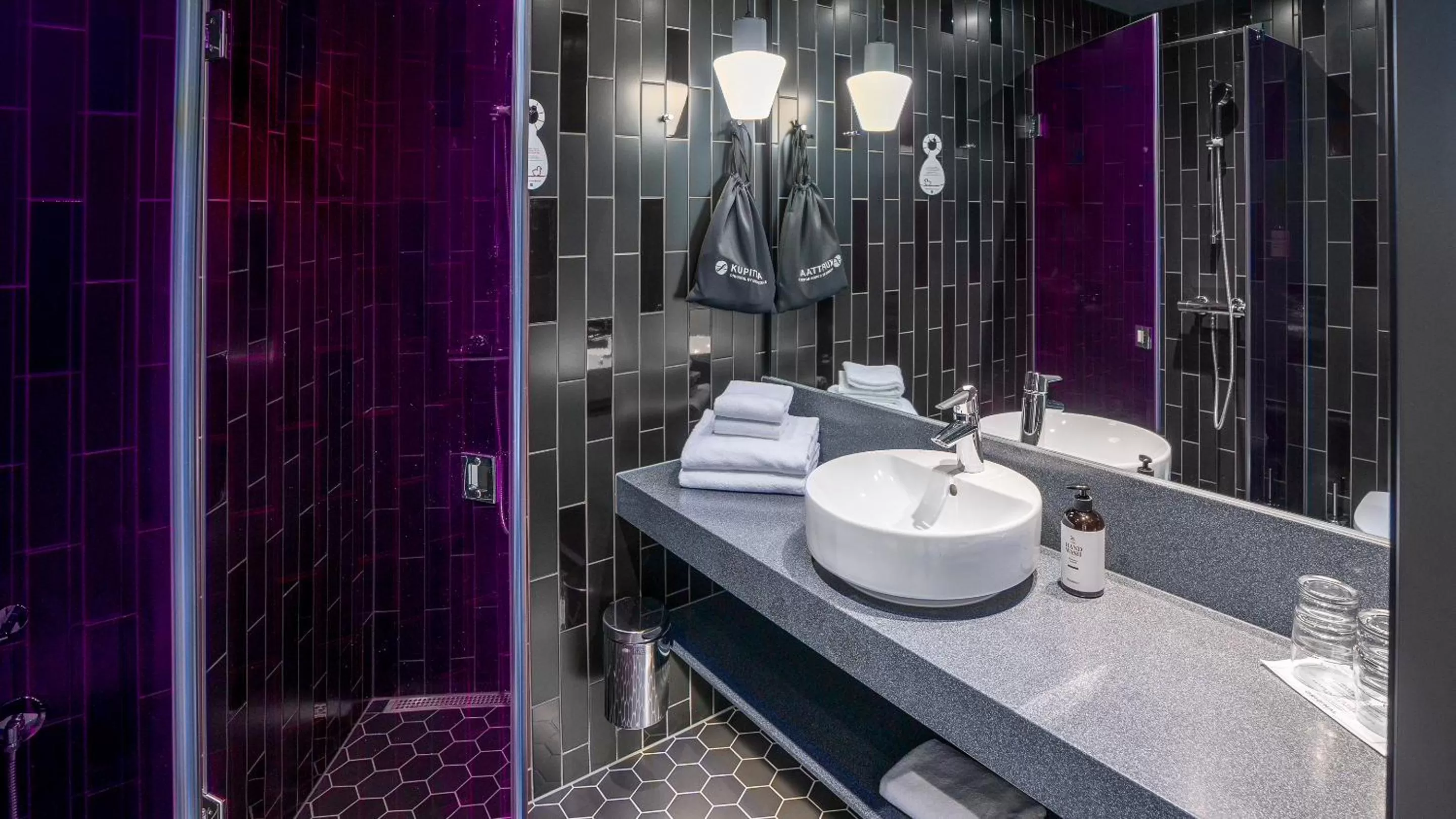 Shower in Original Sokos Hotel Kupittaa