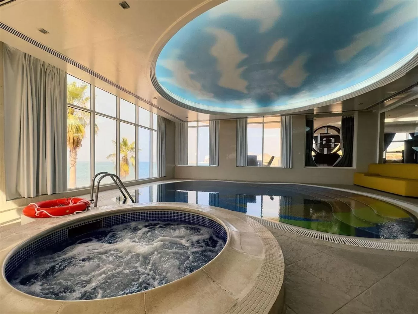 Hot Tub in Royal Beach Hotel & Resort