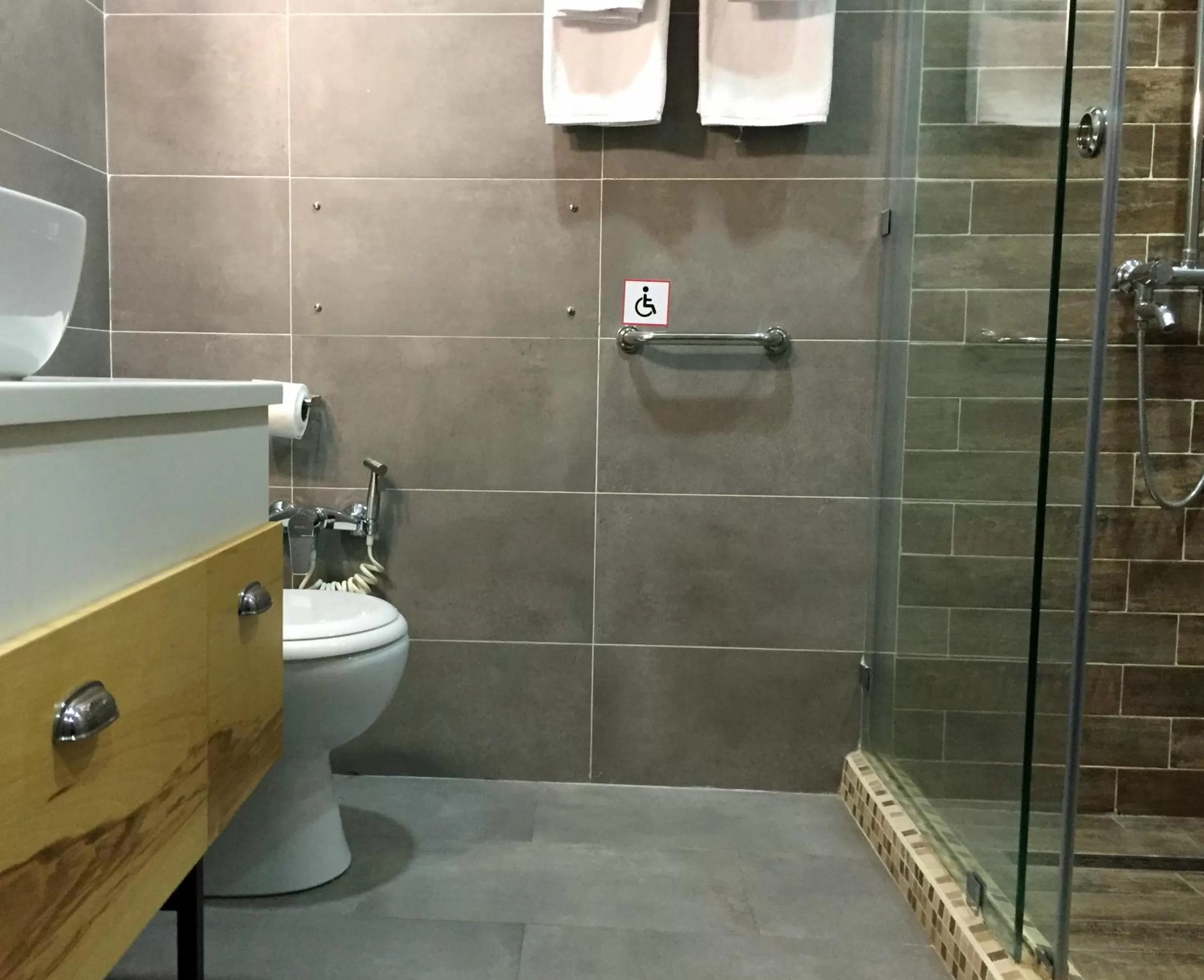 Toilet, Bathroom in IGMAR Apart Hotel