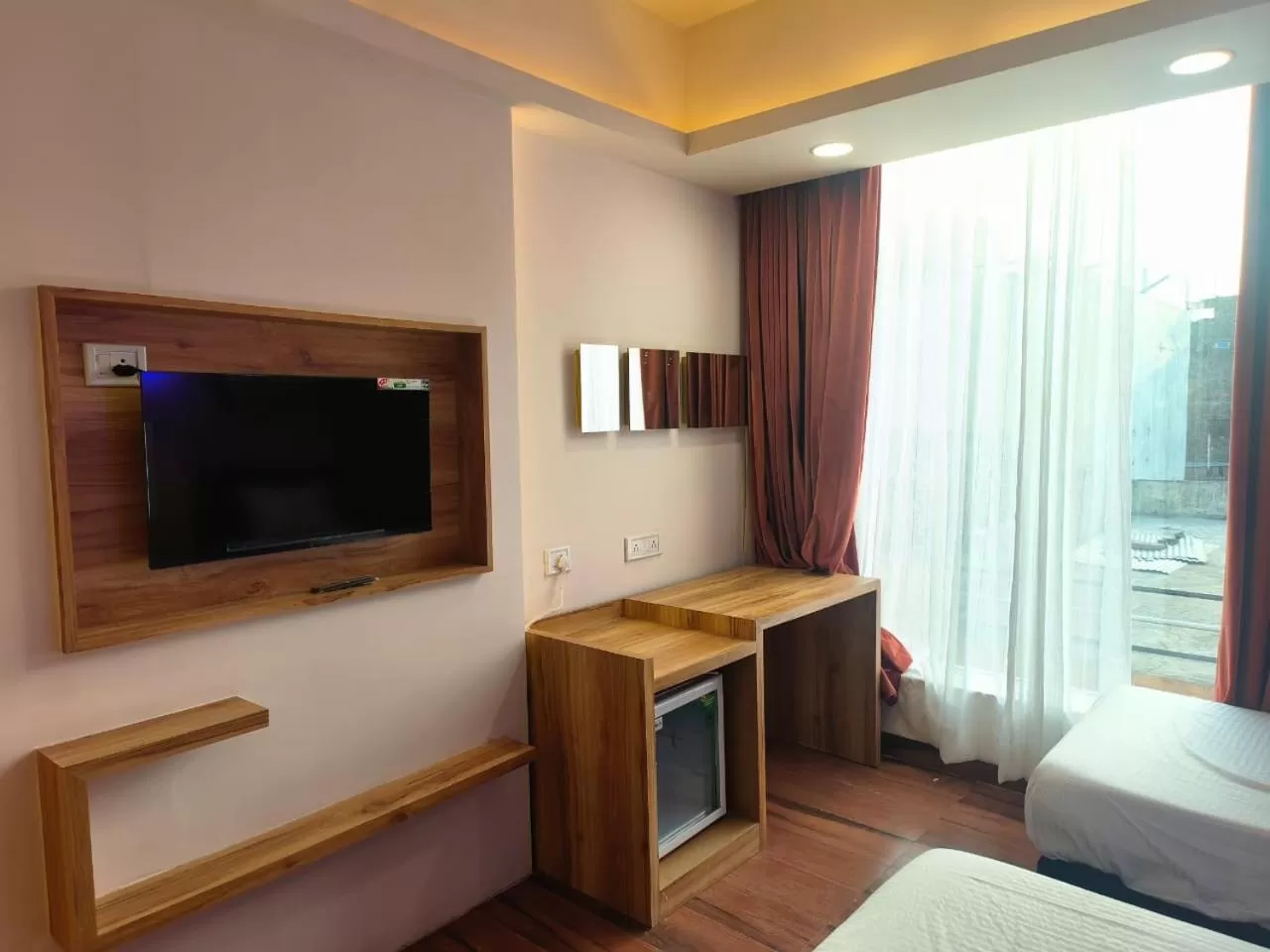 TV/Entertainment Center in Hotel shree mahakal krapa