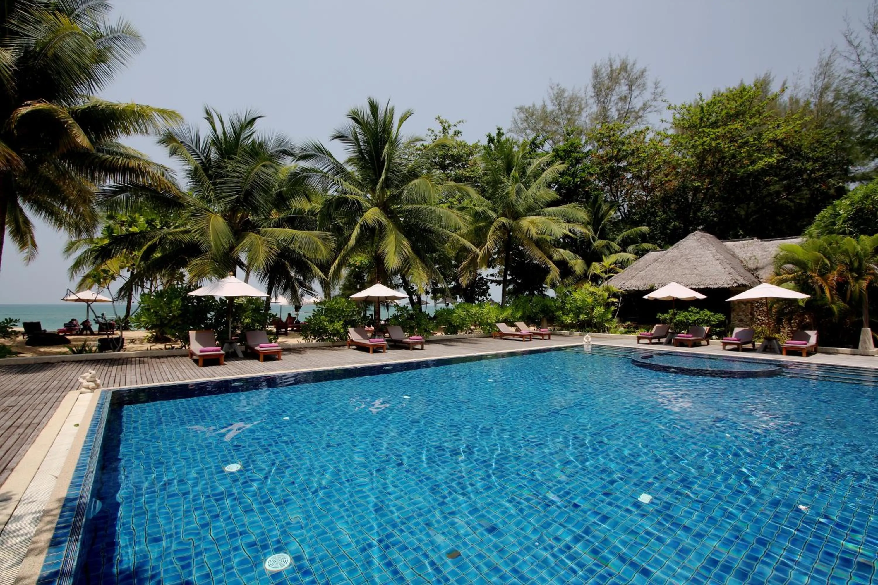 Swimming pool in Khaolak Paradise Resort