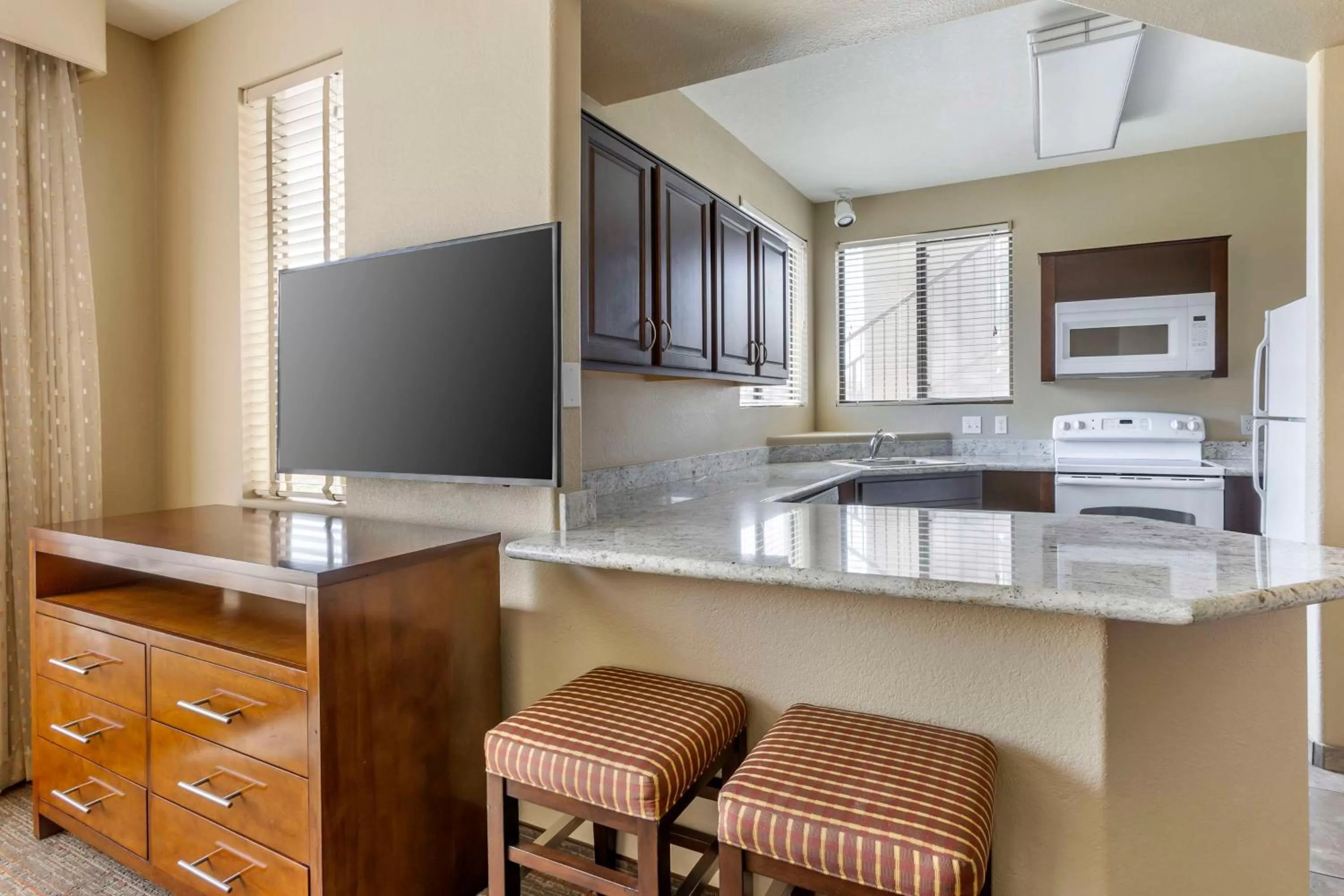 Kitchen or kitchenette in Hilton Vacation Club Scottsdale Links Resort