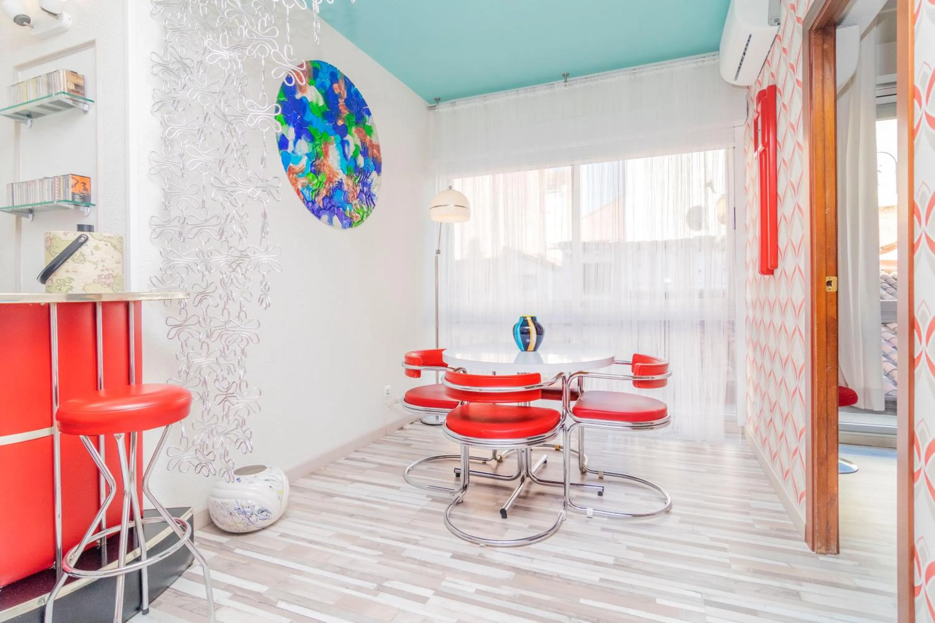 Dining area in Far Home Gran Vía