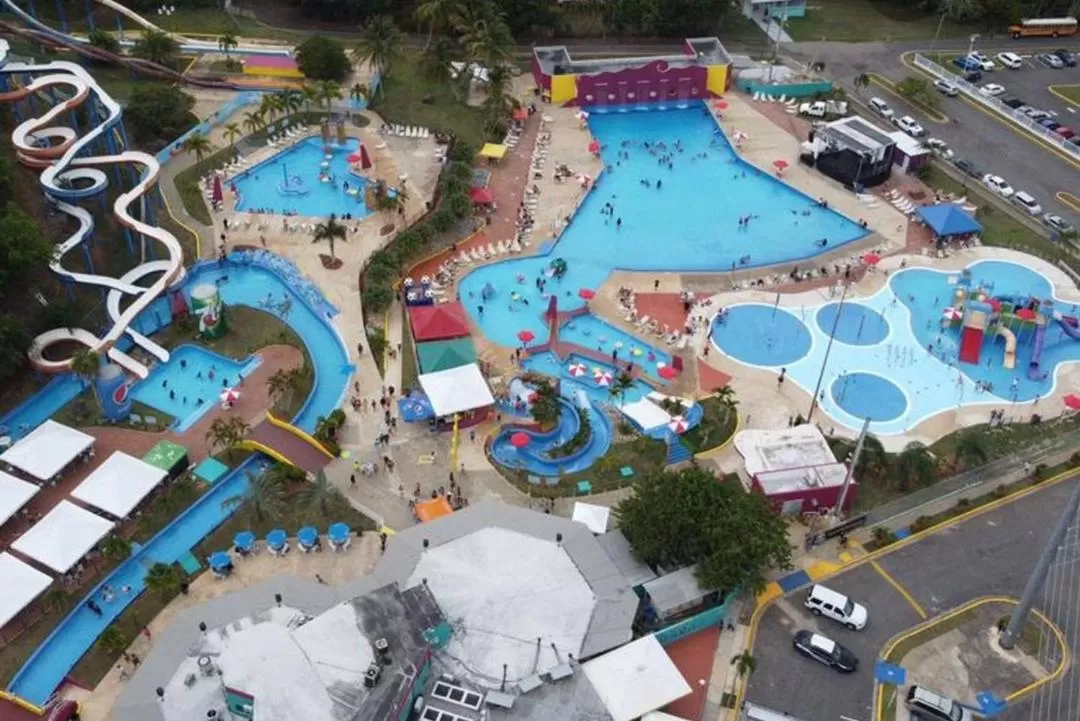 Entertainment, Bird's-eye View in Aguada of the Seas