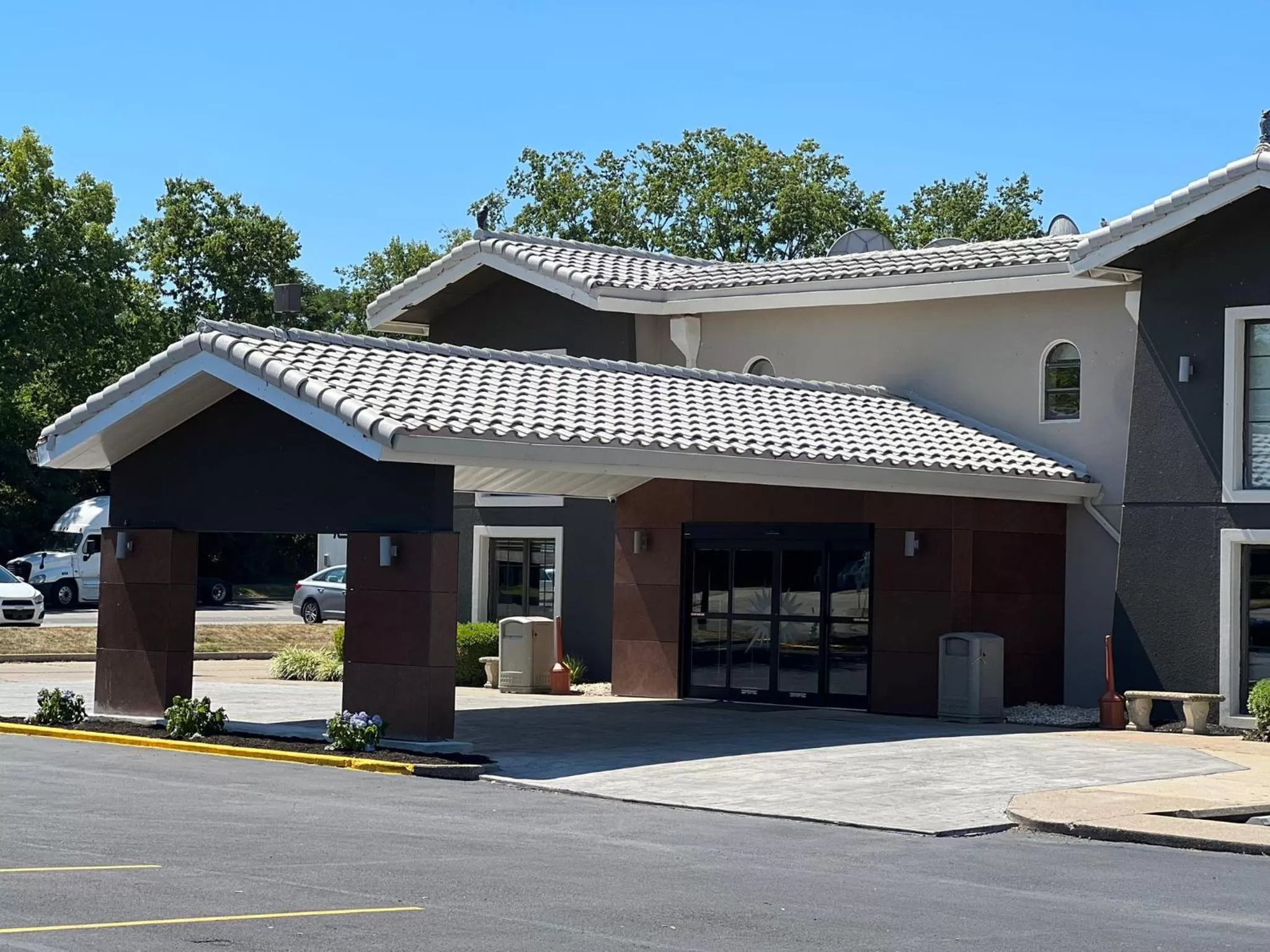Property building in La Quinta Inn Lexington-Horse Park