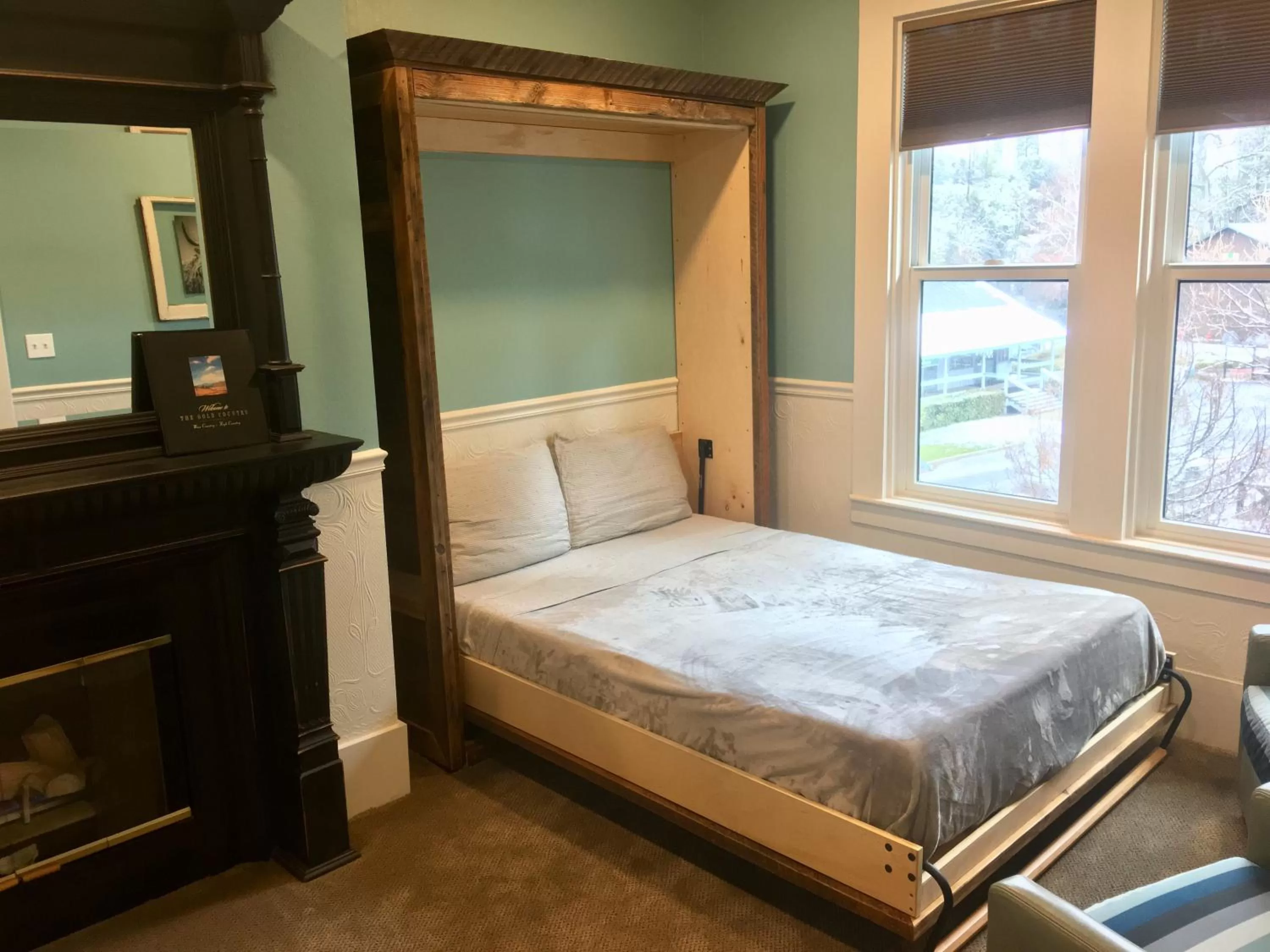 Bedroom, Bed in The Groveland Hotel