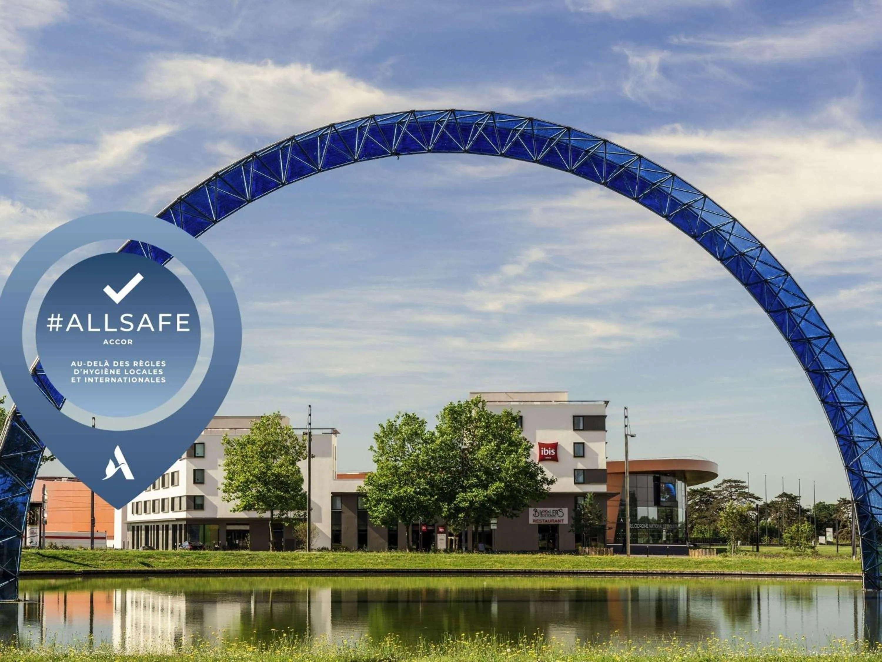 Property building in ibis Saint Quentin en Yvelines - Vélodrome