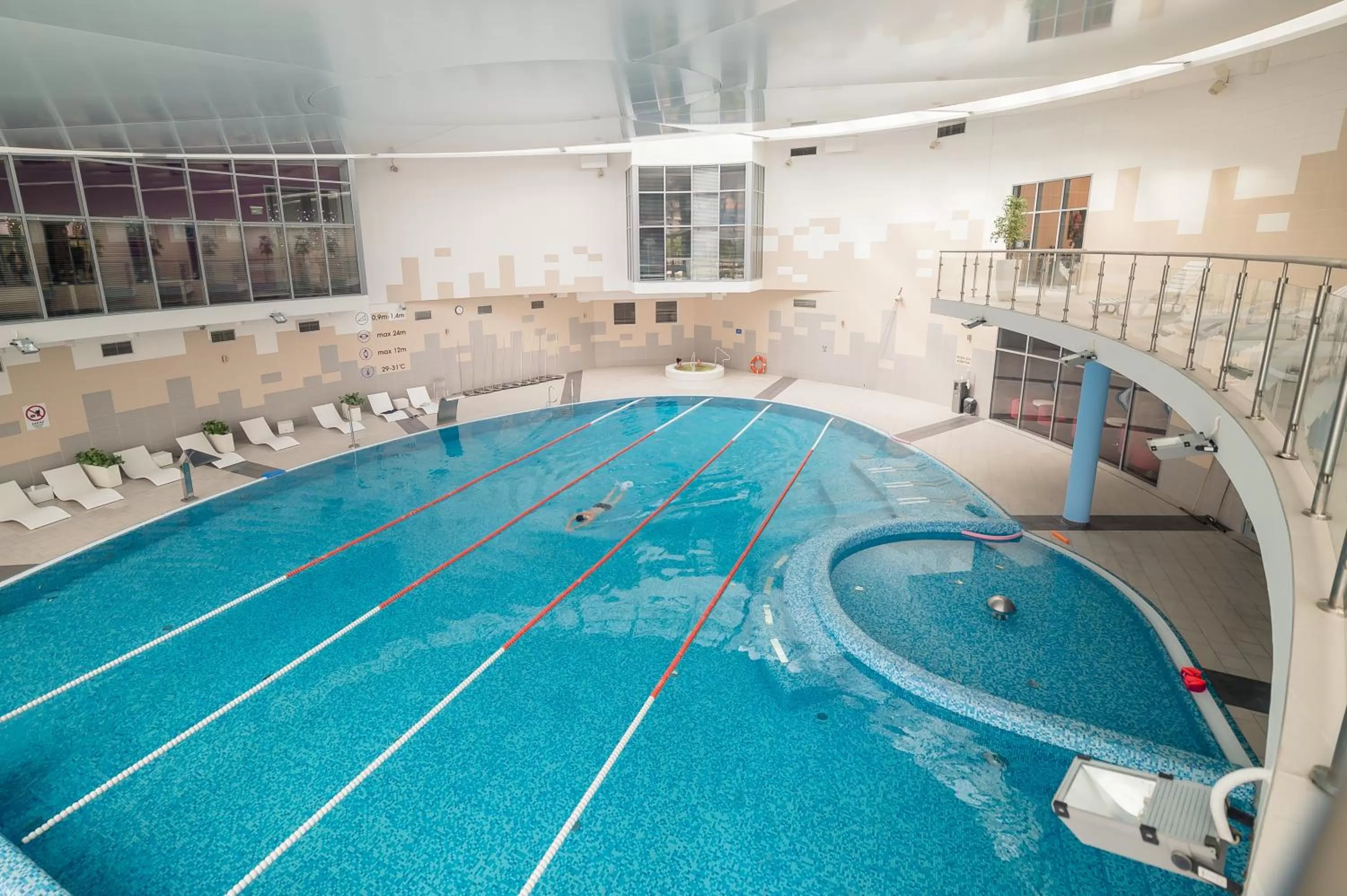 Swimming pool in Copernicus Toruń Hotel