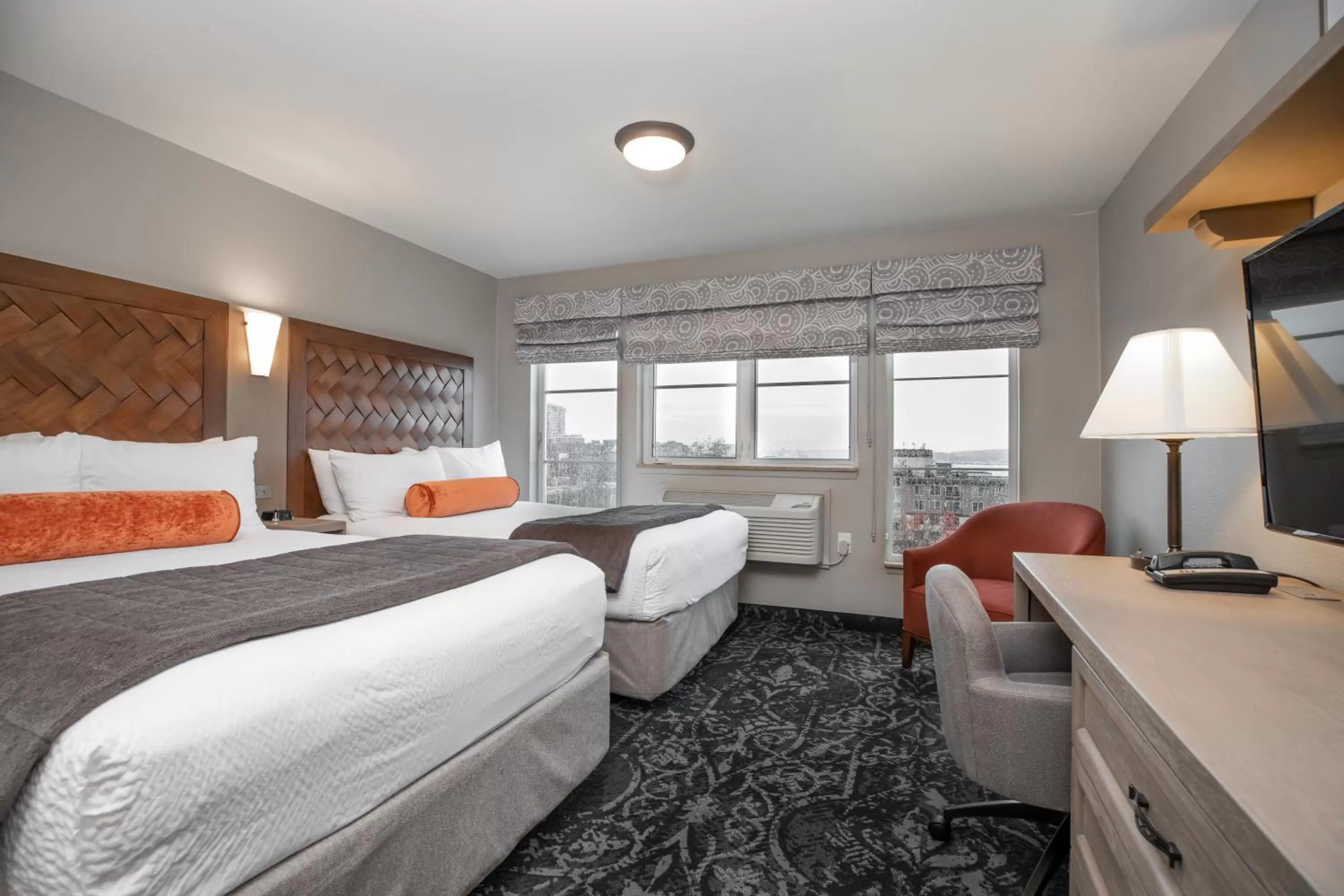 Photo of the whole room, Bed in The Mediterranean Inn