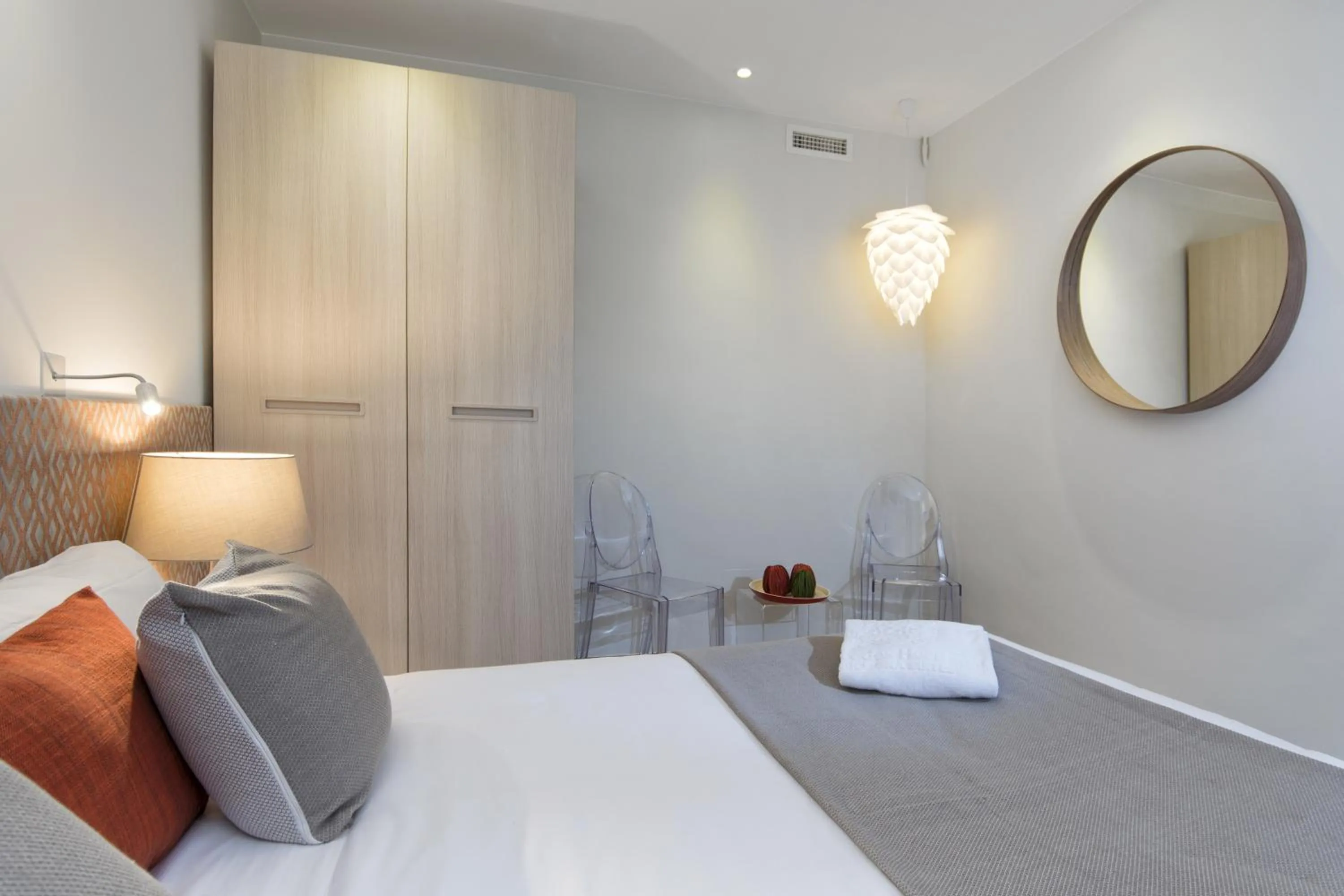 Photo of the whole room, Bed in Eixample Building Apartments by Mercedes Heritage