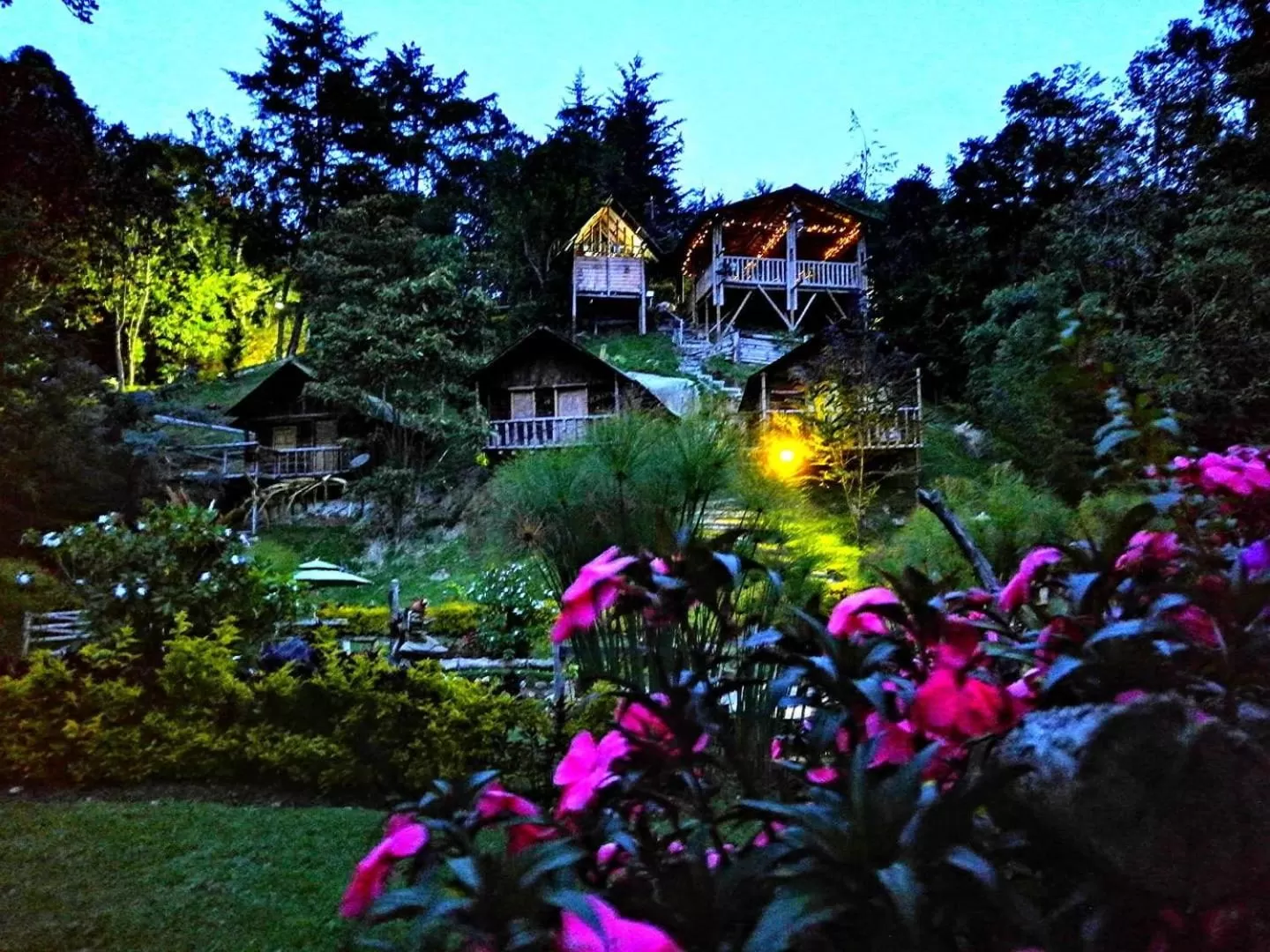 Patio, Property Building in Cabañas Rústicas El Viejo Tambo By Rotamundos