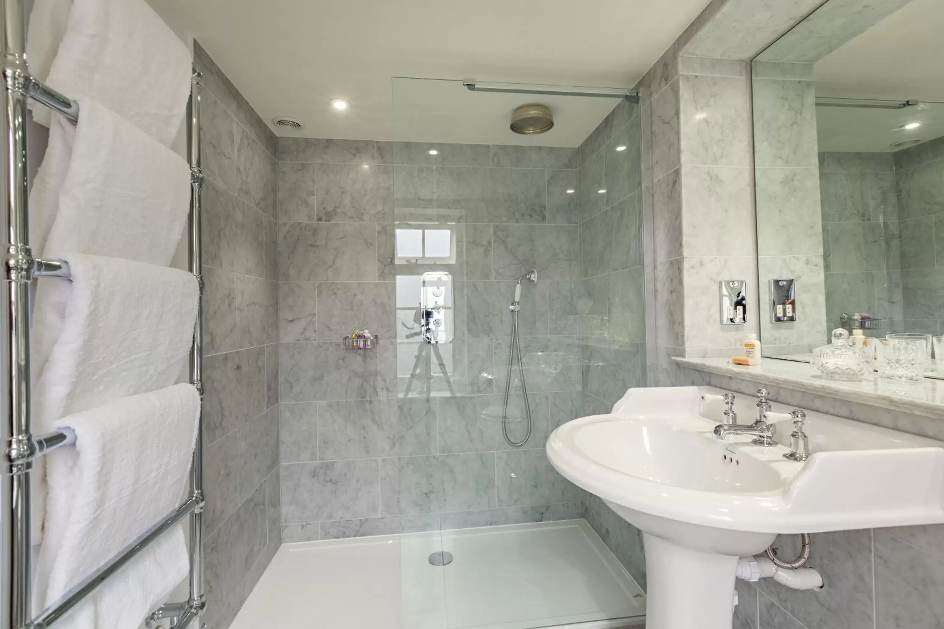 Deluxe Double Room in The Dial House Deluxe Double Room in The Dial House