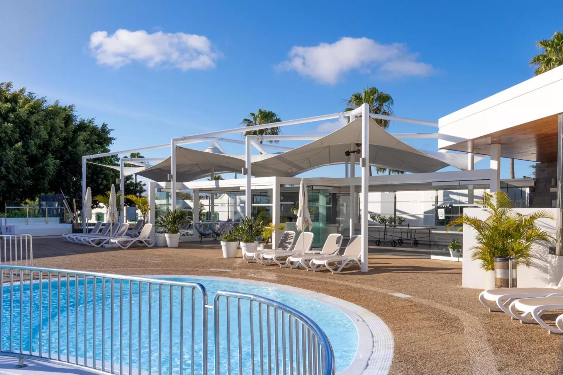 Pool view in Hyde Park Lane