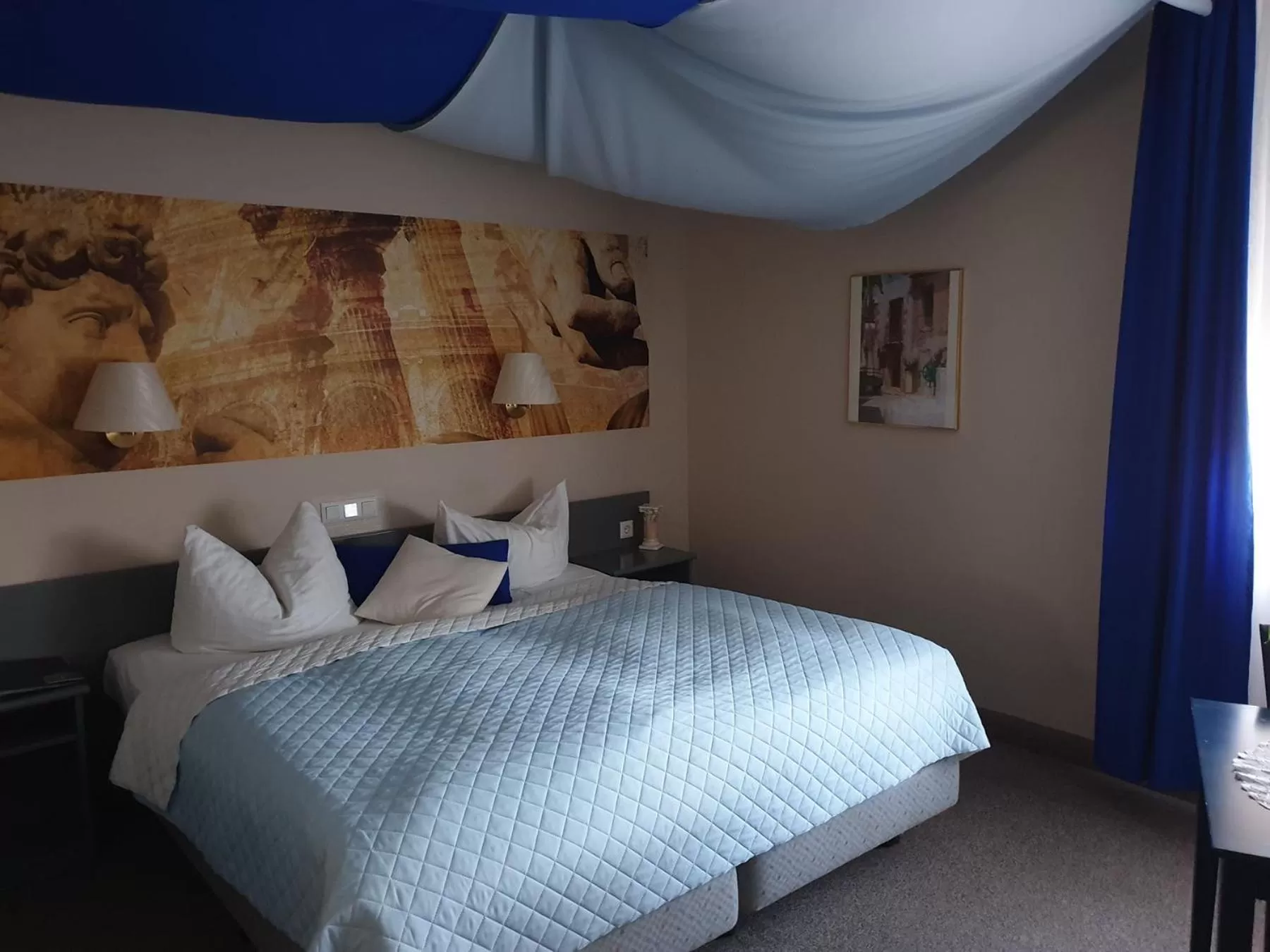 Photo of the whole room, Bed in Hotel Zur Fichtenbreite -Garni-