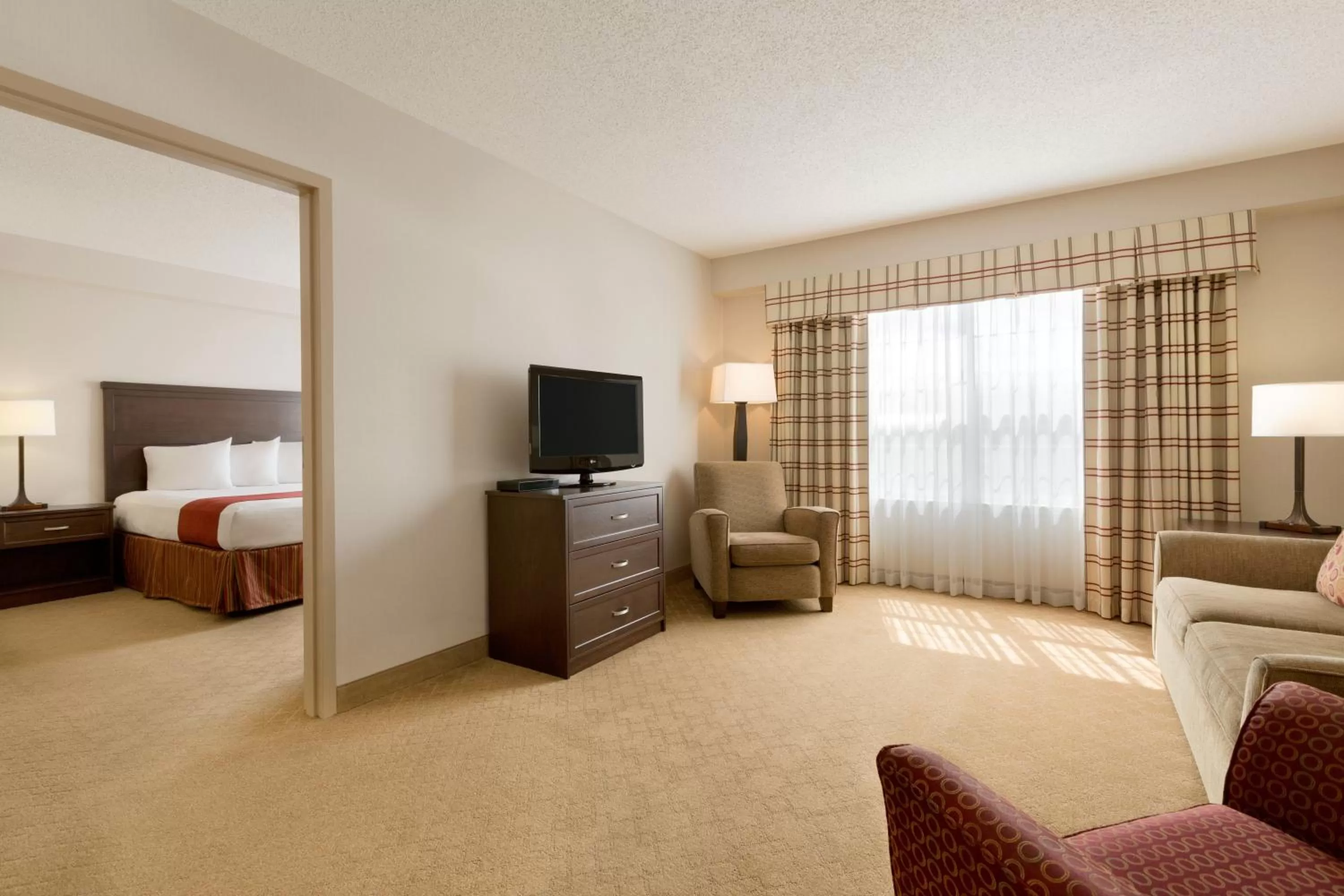 Photo of the whole room, Bed in Country Inn & Suites by Radisson, Calgary-Northeast