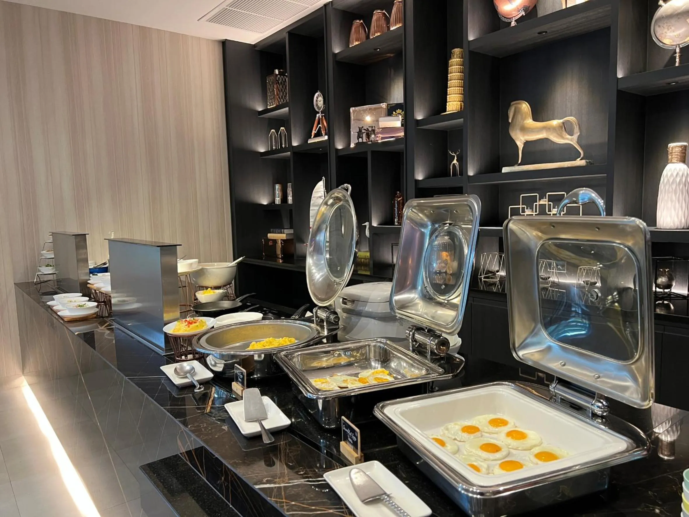 Kitchen or kitchenette in Fifth Pattaya Jomtien By Shiwalai Int