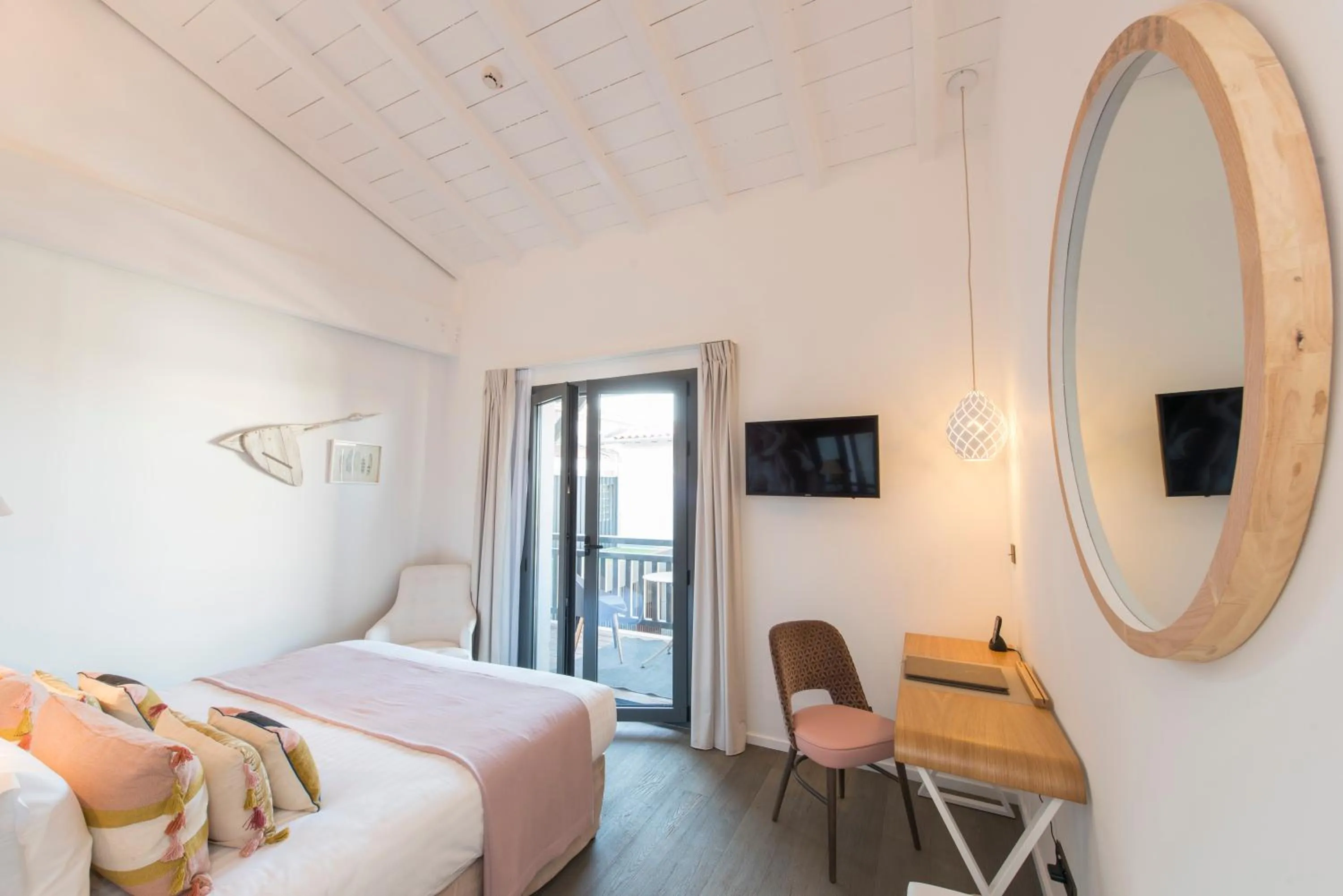 Photo of the whole room, Bed in L'Anderenis Boutique Hôtel