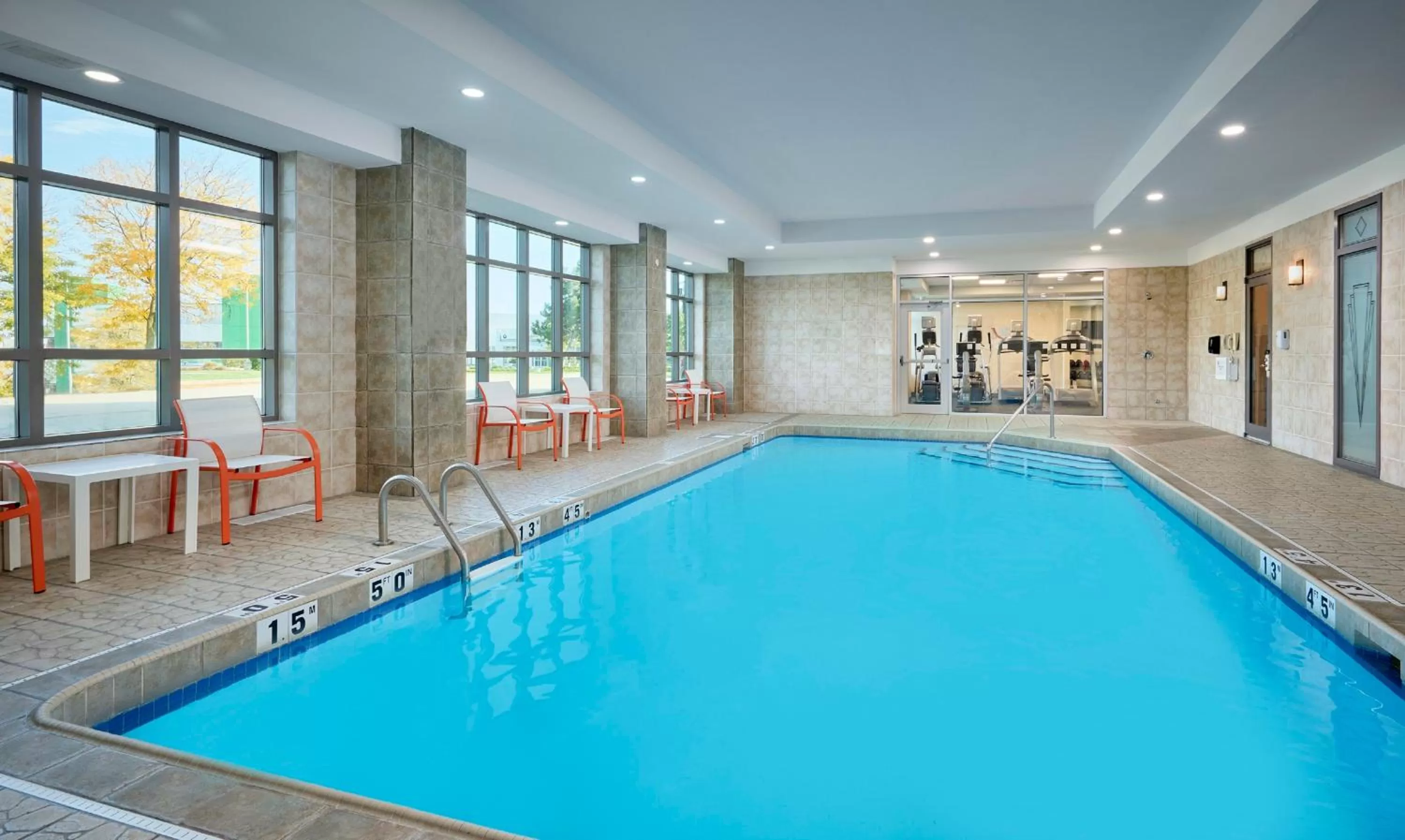 Swimming pool in Holiday Inn & Suites Oakville at Bronte by IHG