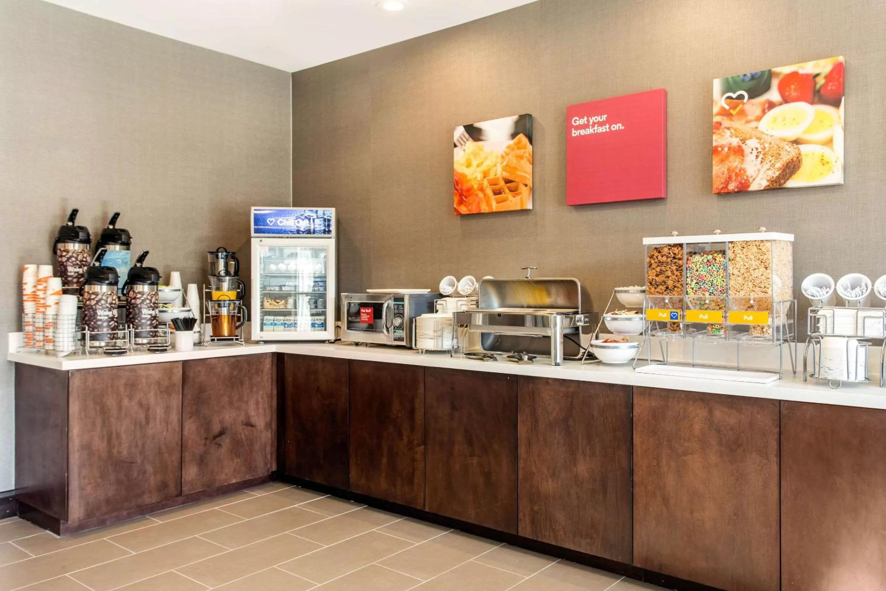 Restaurant/Places to Eat in Comfort Suites North Charleston - Ashley Phosphate