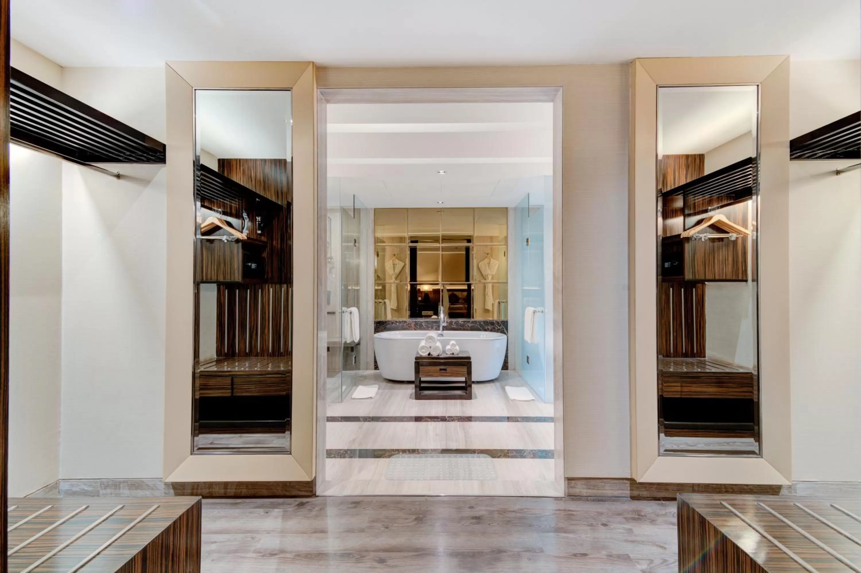 Bath in Hyatt Ahmedabad