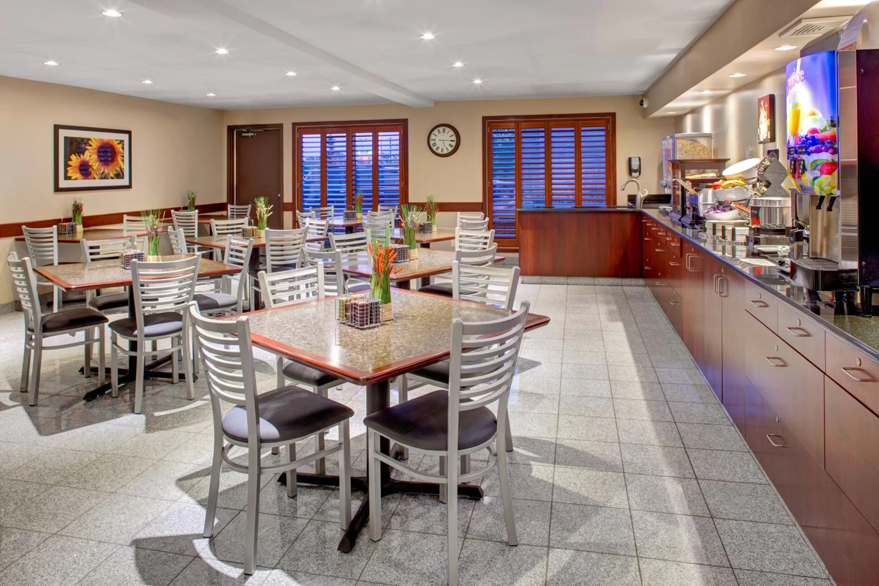 Restaurant/places to eat in Super 8 by Wyndham Brandon MB